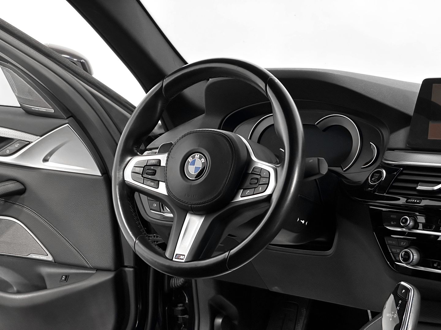 BMW 5 серии, VII (G30/G31) 520d 2.0d AT (190 л.с.)