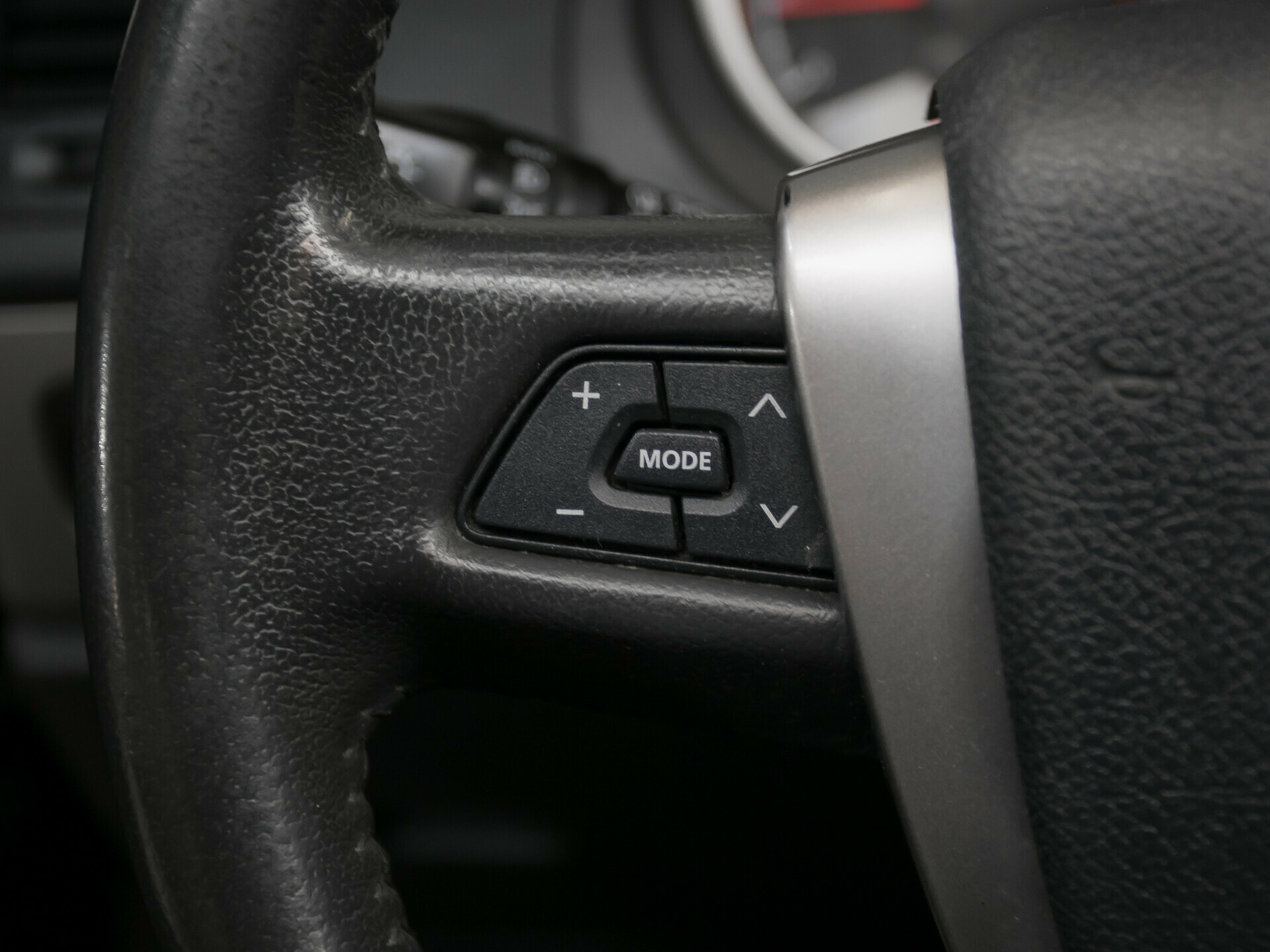 Geely Emgrand X7, I 2.0 MT (139 л.с.)