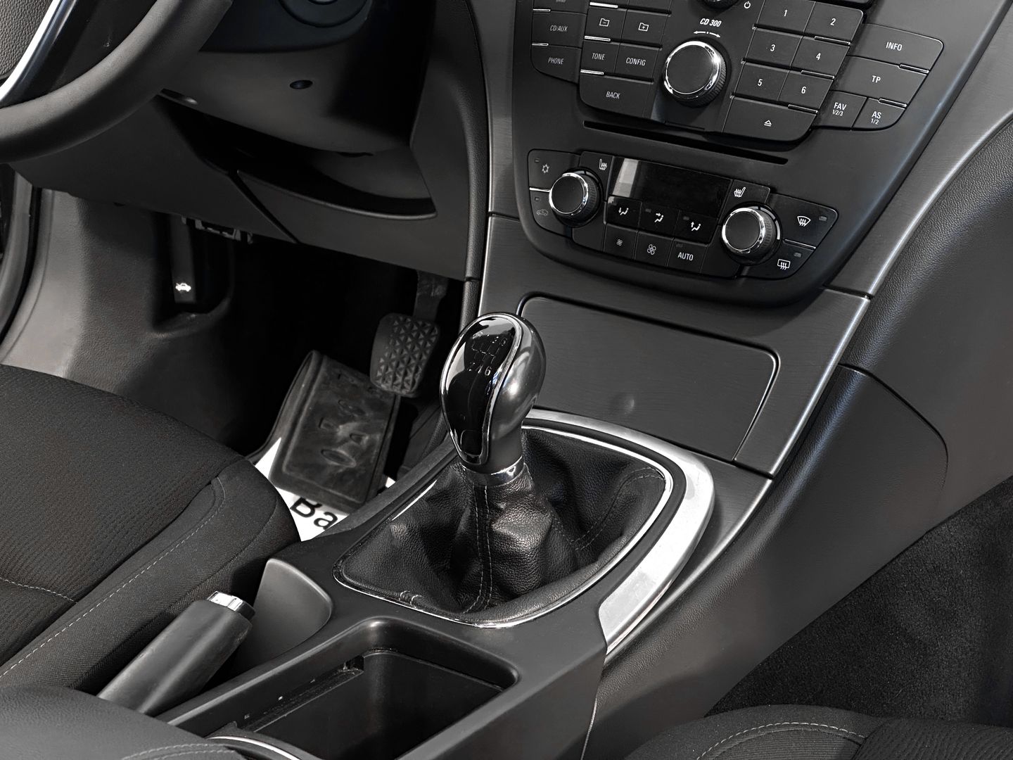 Opel Insignia, I 1.6 MT (180 л.с.)