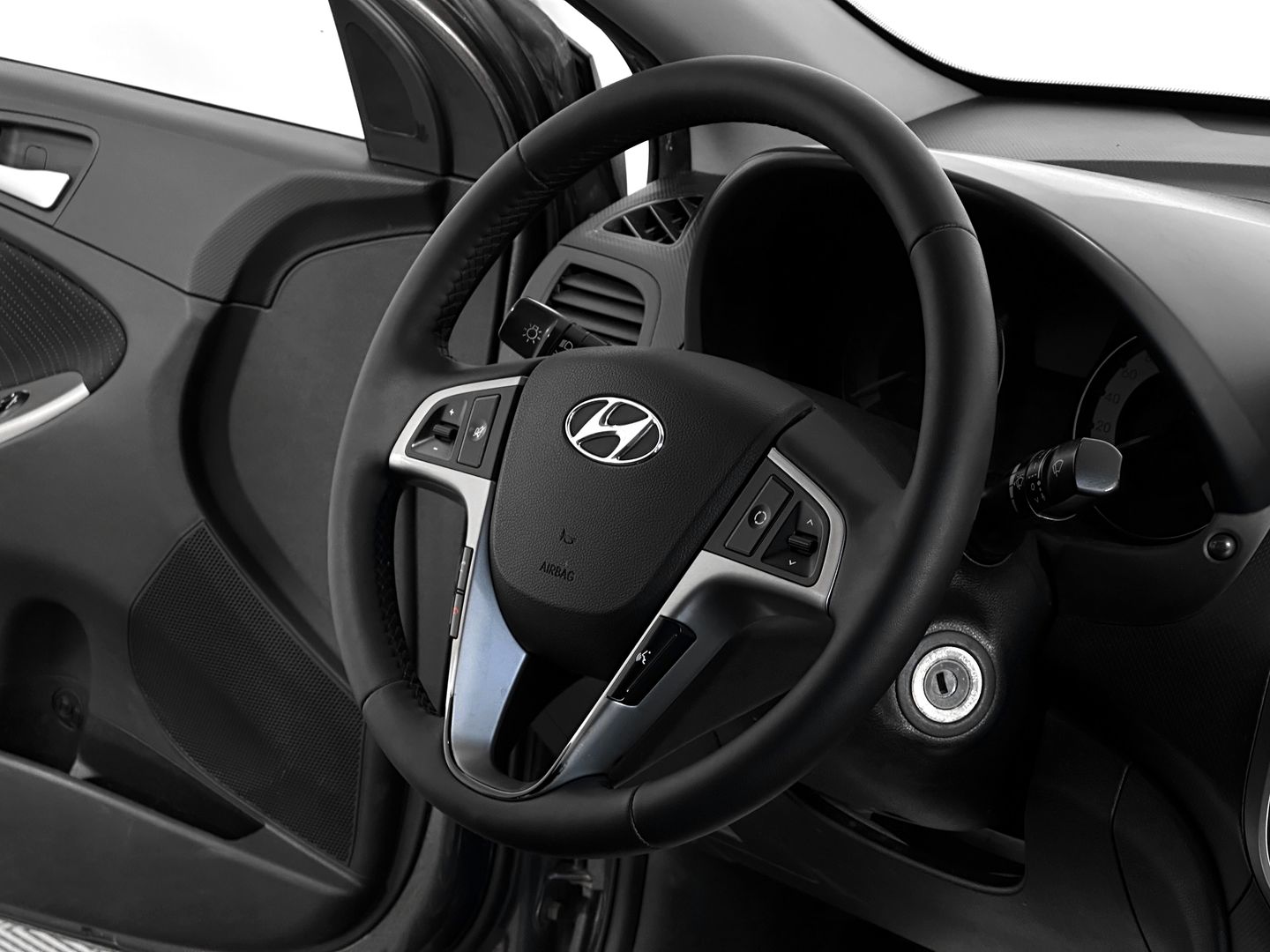 Hyundai Solaris, I Рестайлинг 1.6 AT (123 л.с.)