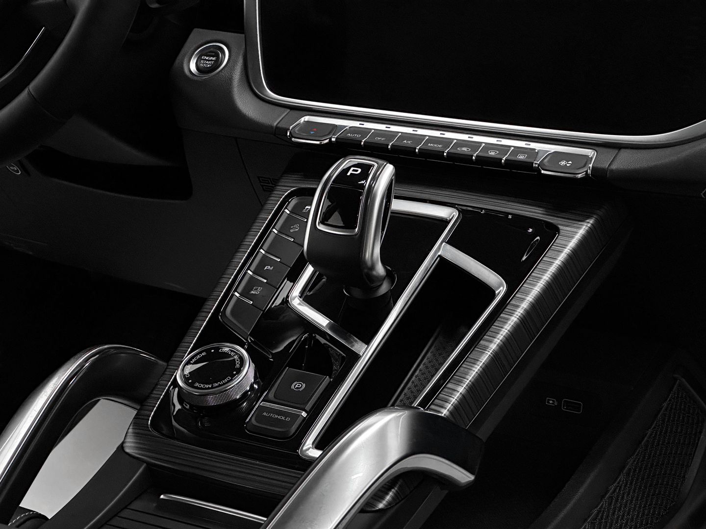 Geely Atlas Pro 1.5 AT (177 л.с.)