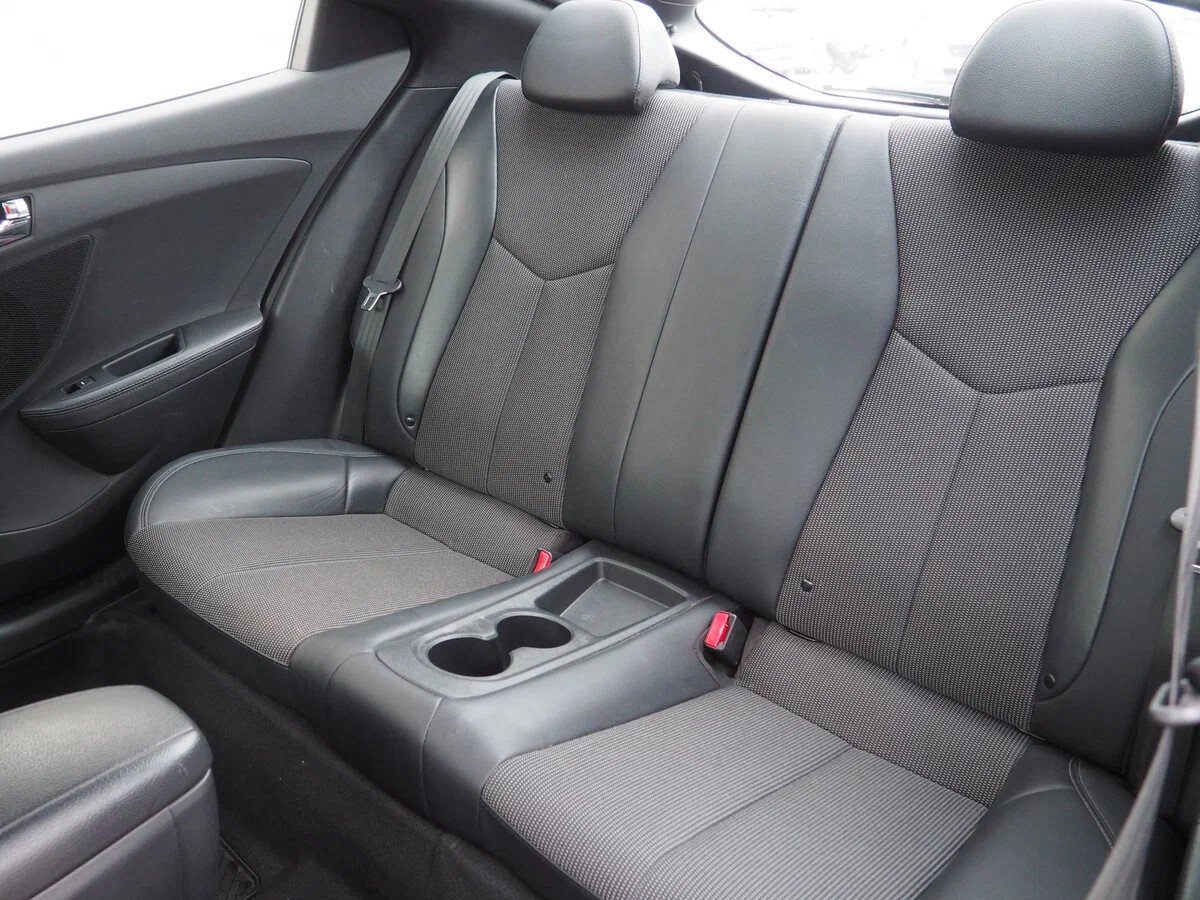 Hyundai Veloster, I 1.6 AT (132 л.с.)