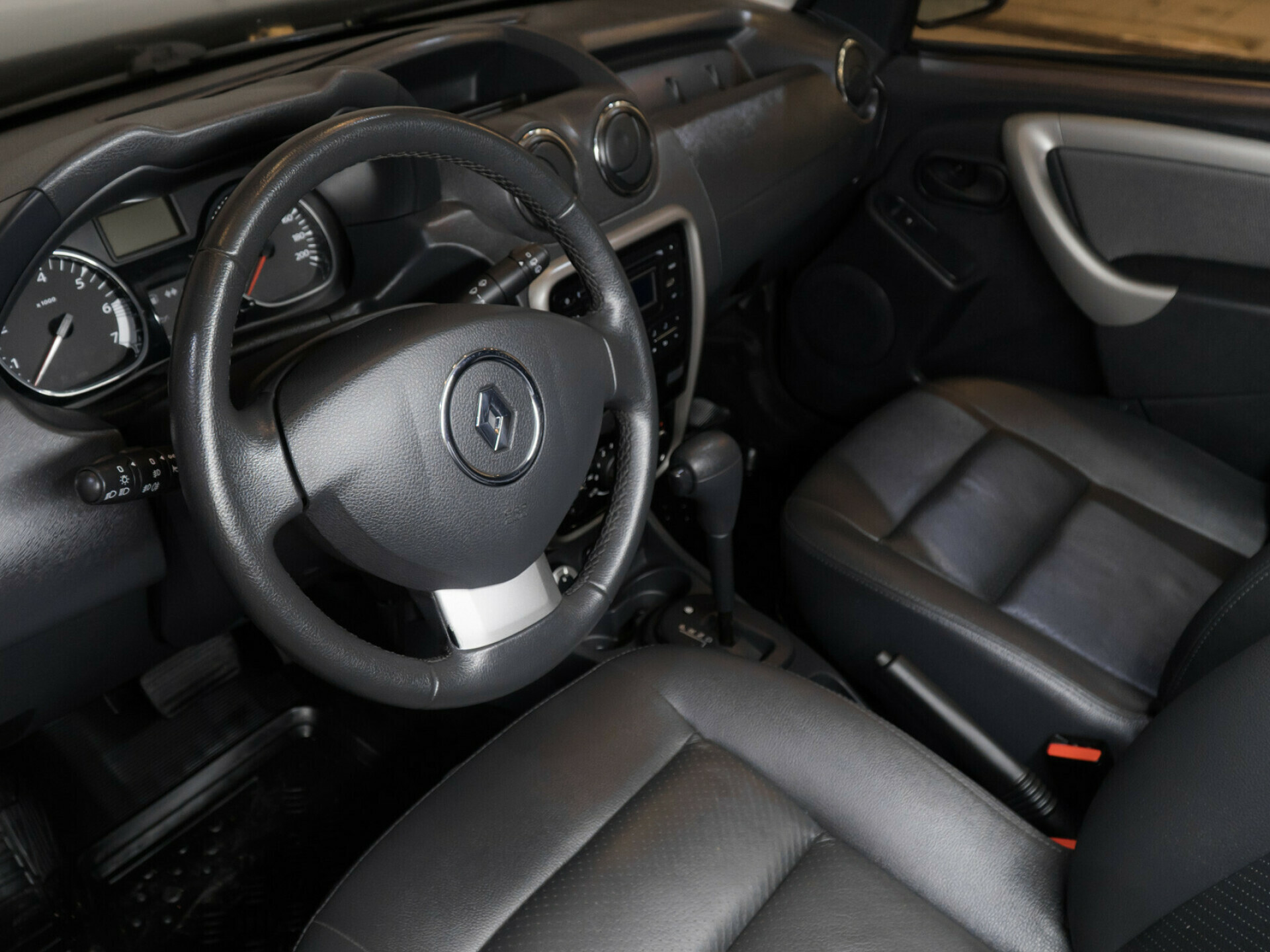 Renault Duster, I 2.0 AT (135 л.с.) 4WD