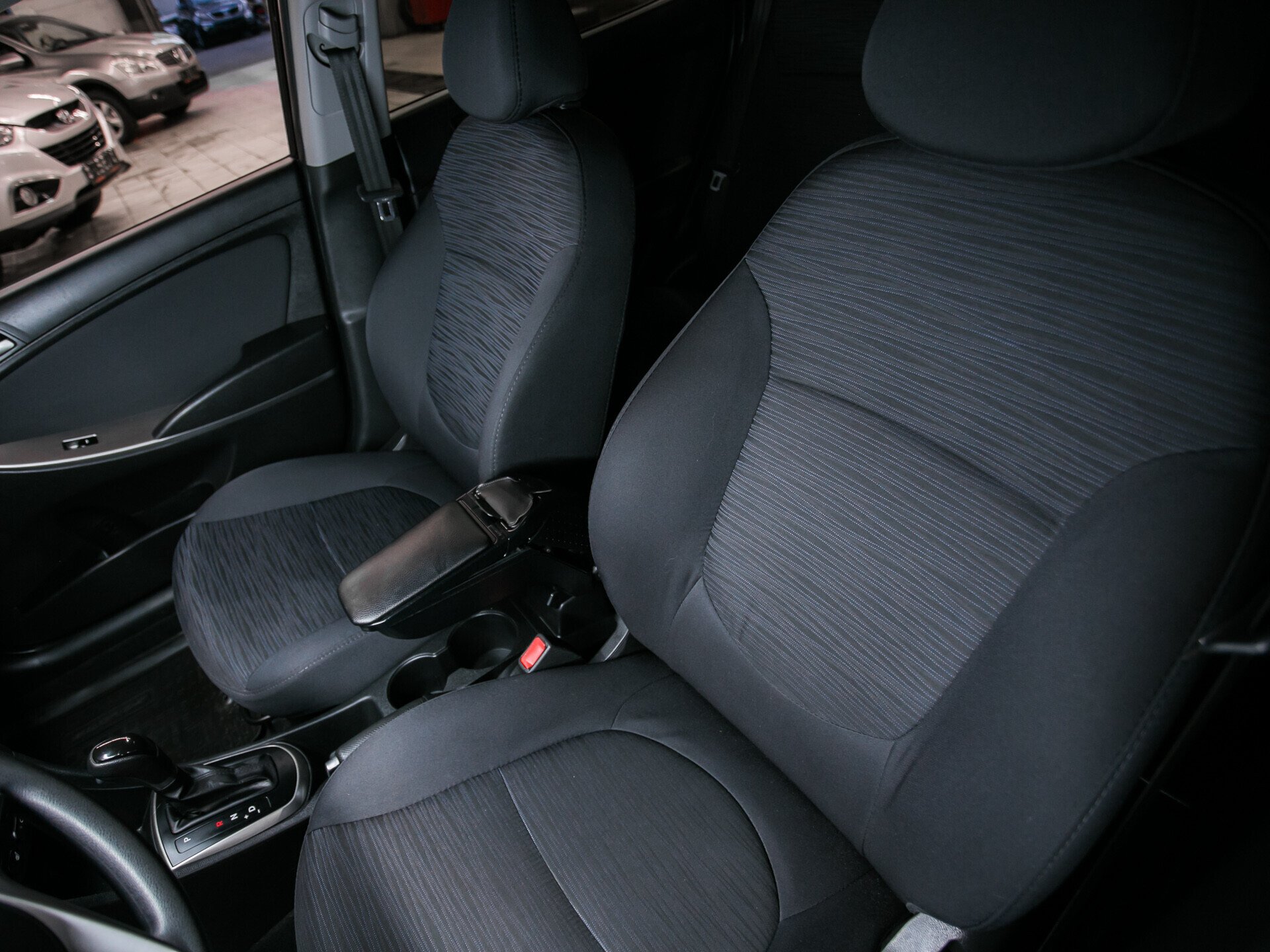 Hyundai Solaris, I Рестайлинг 1.6 AT (123 л.с.)