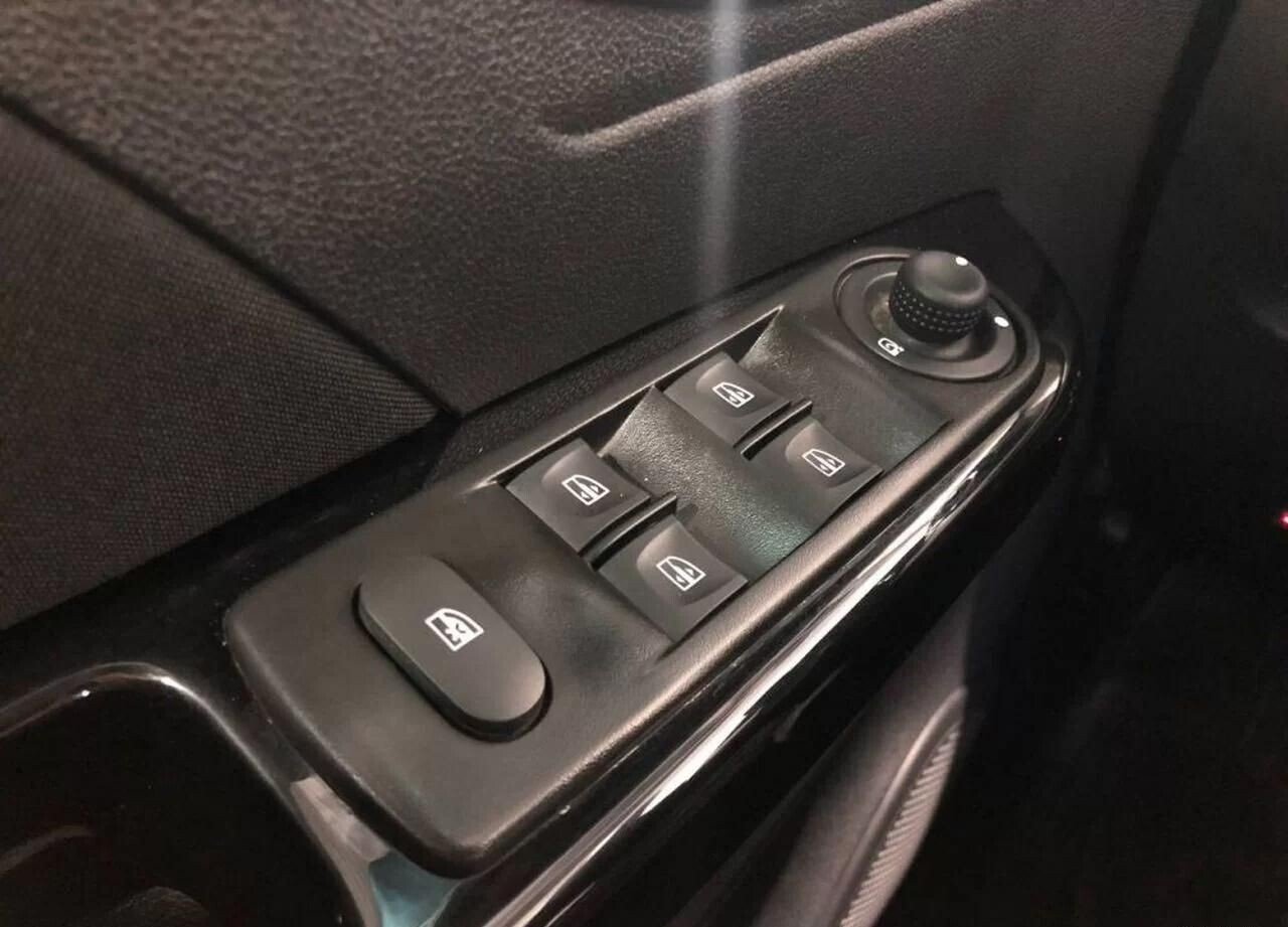 Renault Kaptur, I 2.0 AT (143 л.с.) 4WD