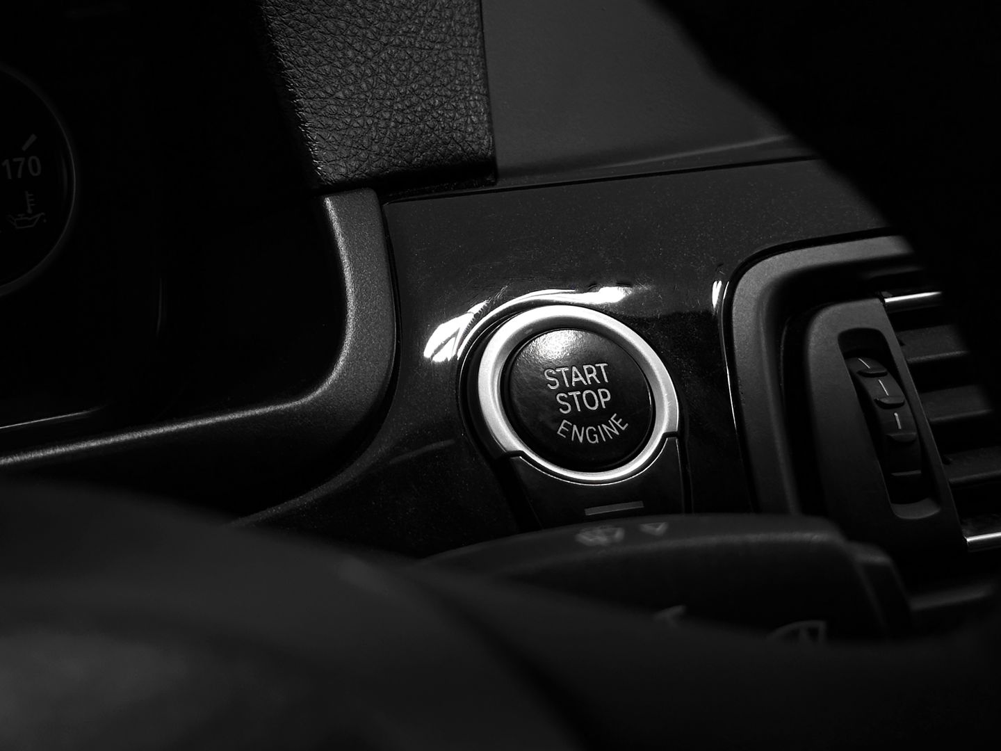 BMW 5 серии, VI (F10/F11/F07) 520i 2.0 AT (184 л.с.)