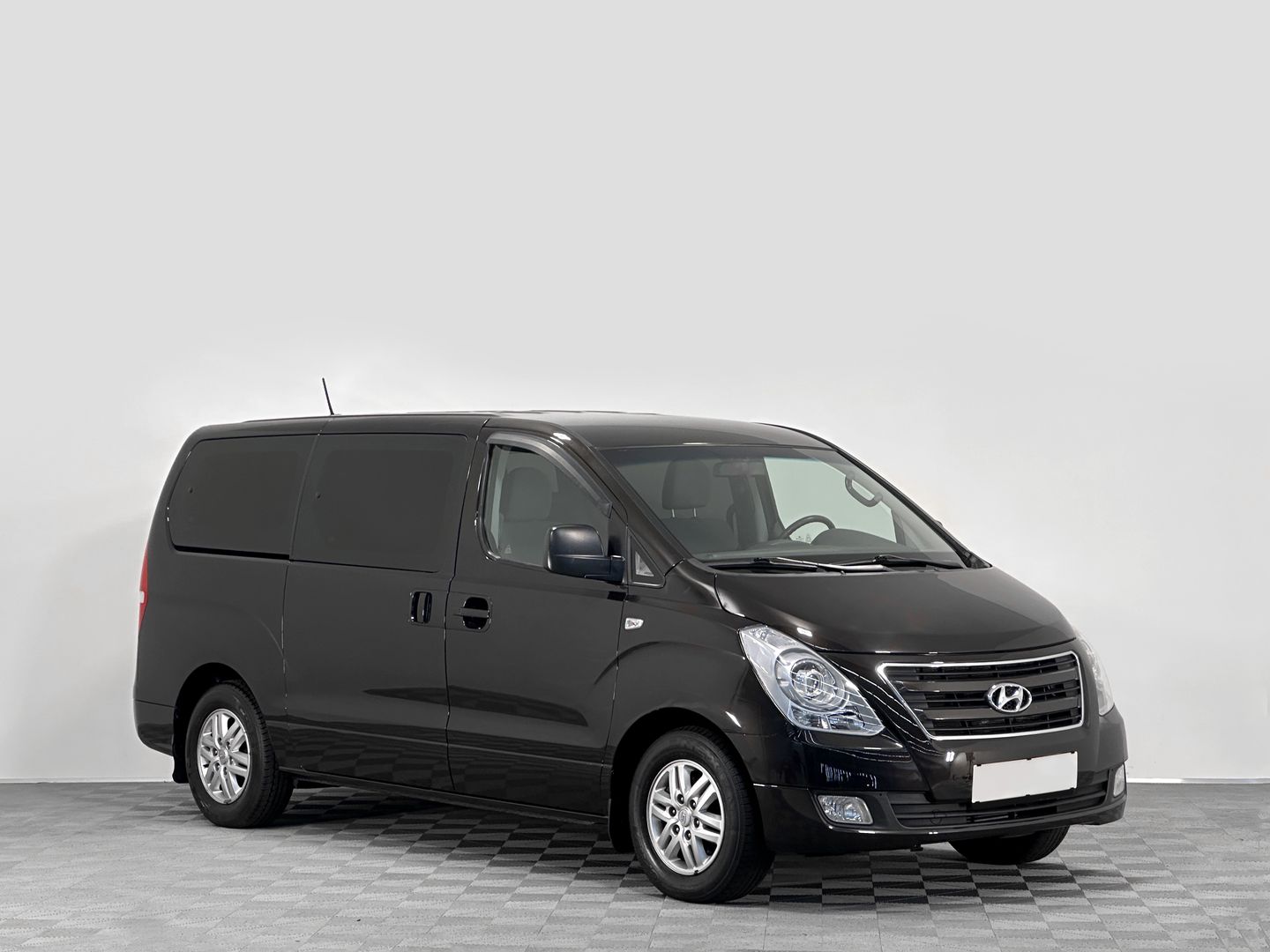 Hyundai H-1, II Рестайлинг 2.5d MT (116 л.с.)
