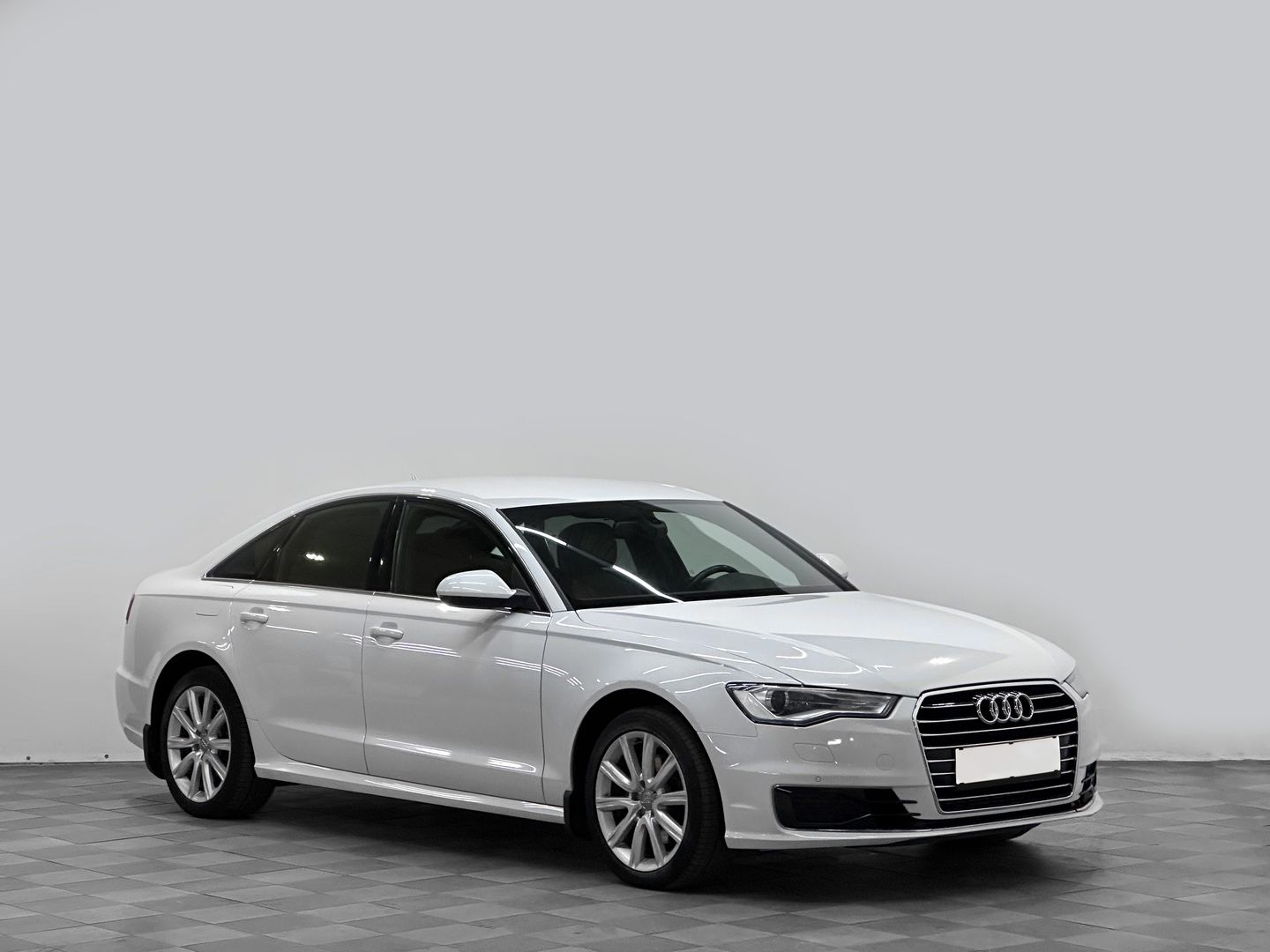 Audi A6, IV (C7) Рестайлинг 1.8 AMT (190 л.с.)