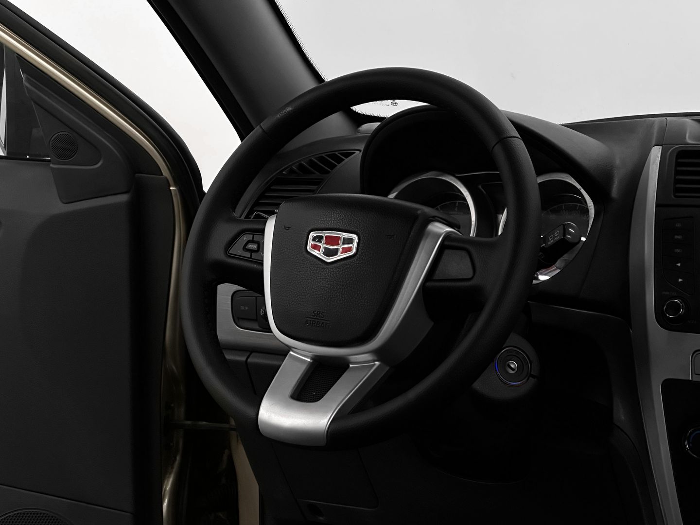 Geely Emgrand X7, I 2.0 MT (139 л.с.)