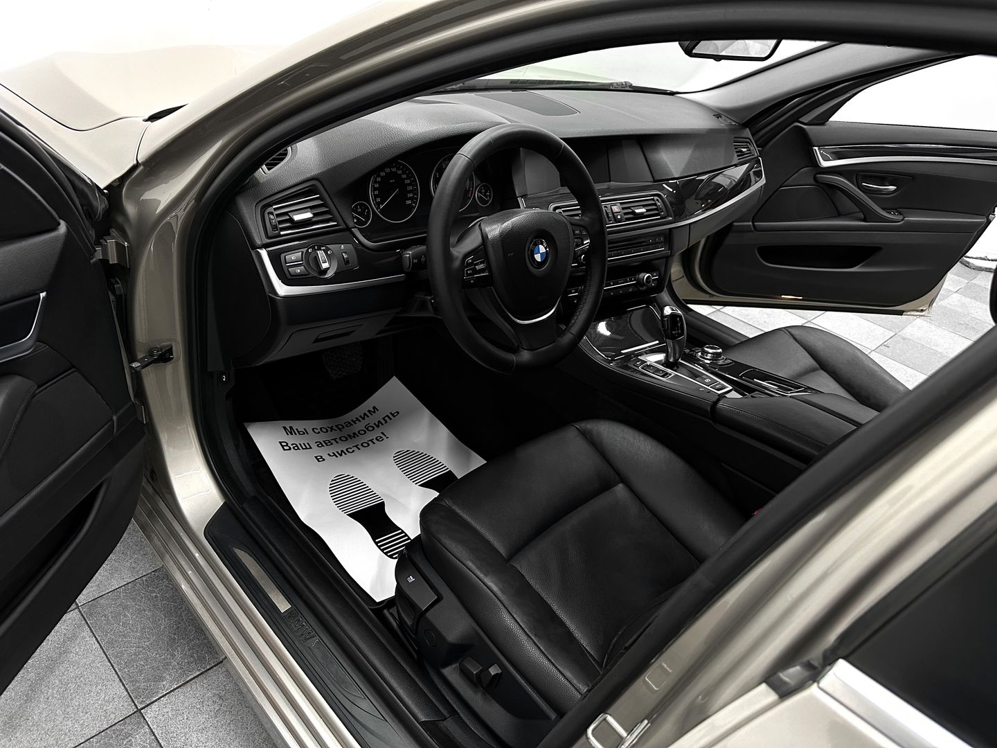 BMW 5 серии, VI (F10/F11/F07) 528i 2.0 AT (245 л.с.)