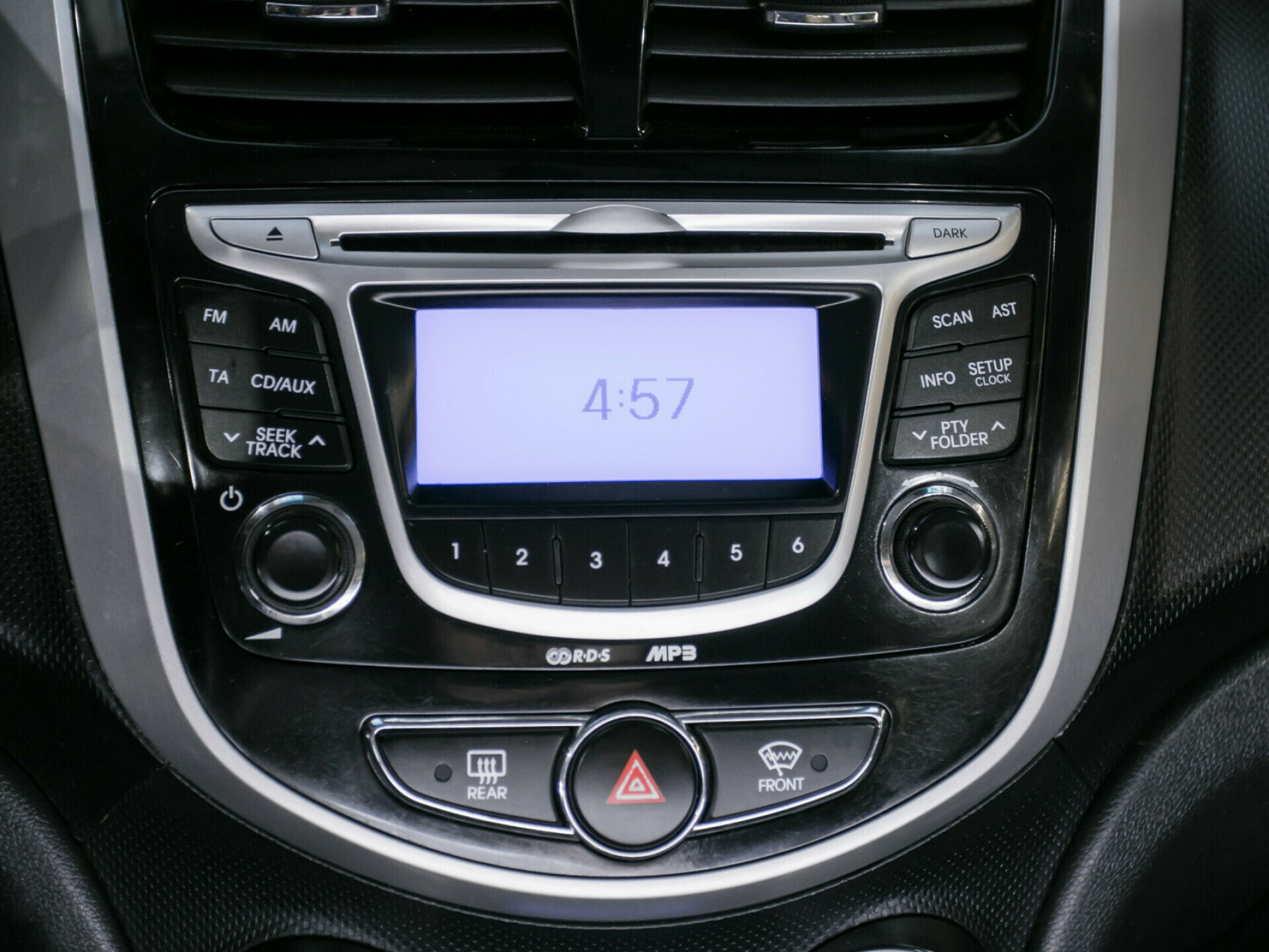 Hyundai Solaris, I 1.6 MT (123 л.с.)