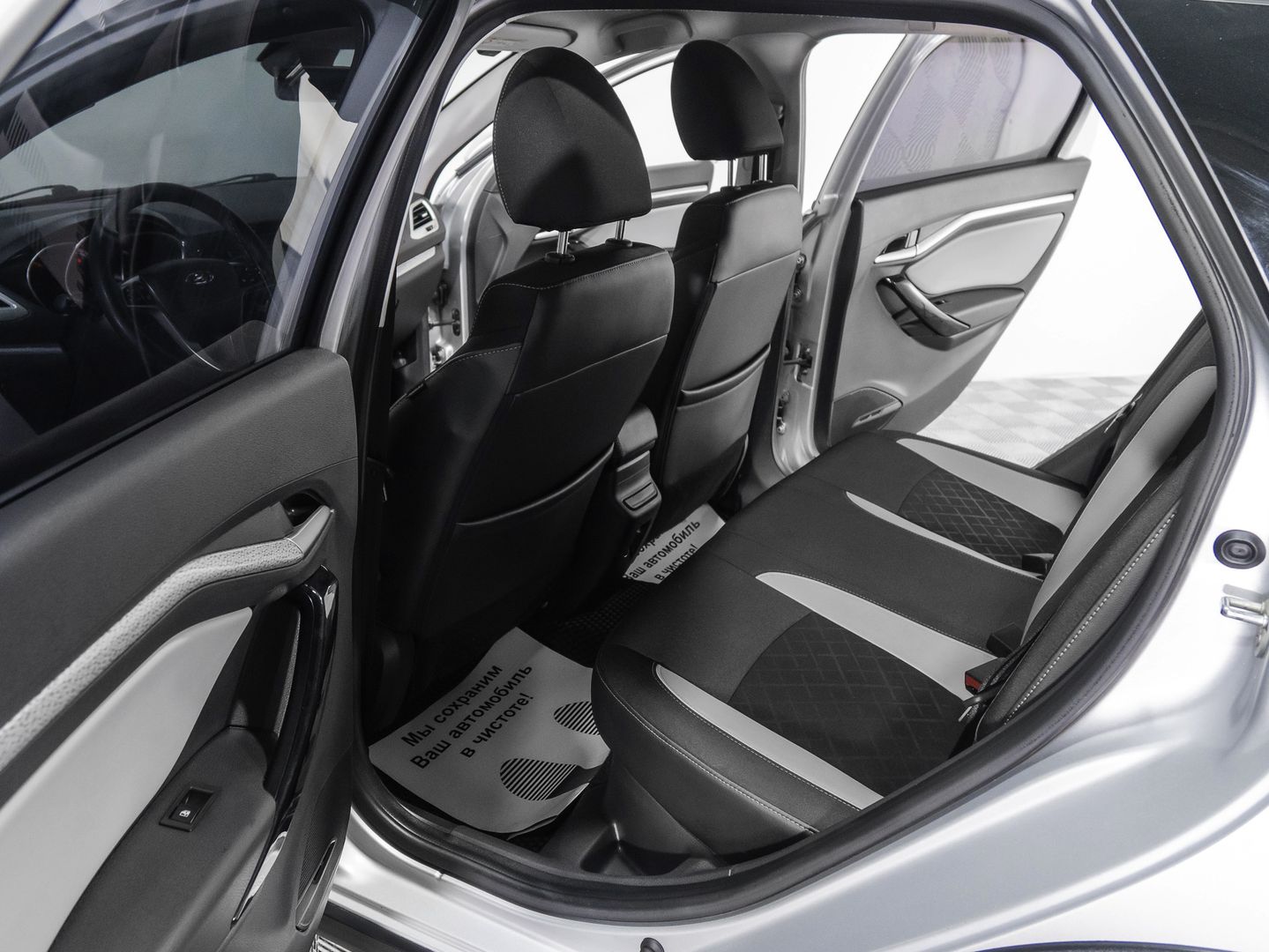 LADA (ВАЗ) Vesta, I SW Cross 1.6 MT (106 л.с.)