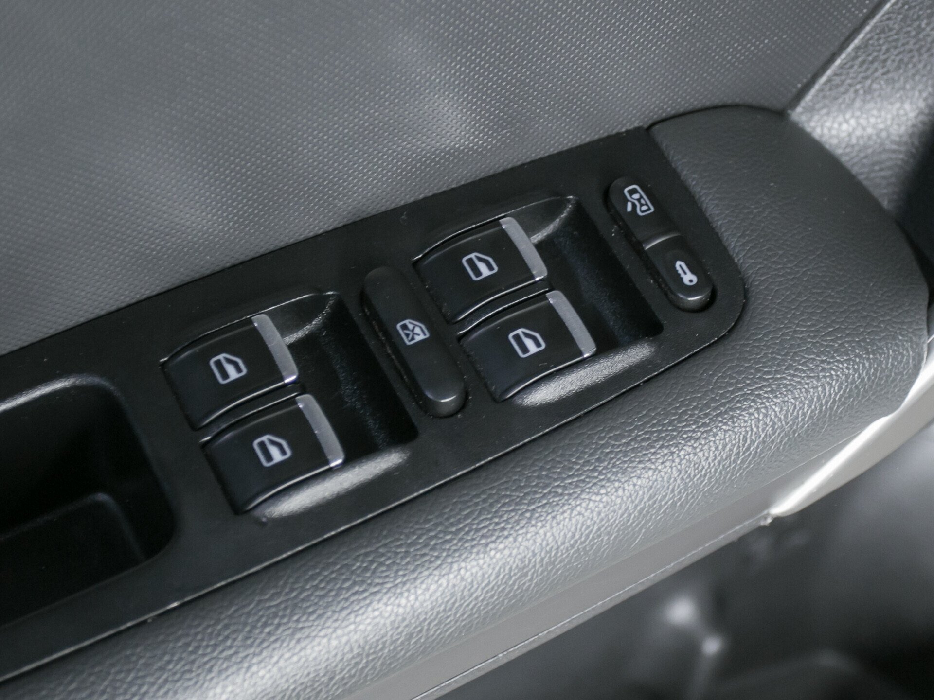 Chery Tiggo 3, I 1.6 MT (126 л.с.)