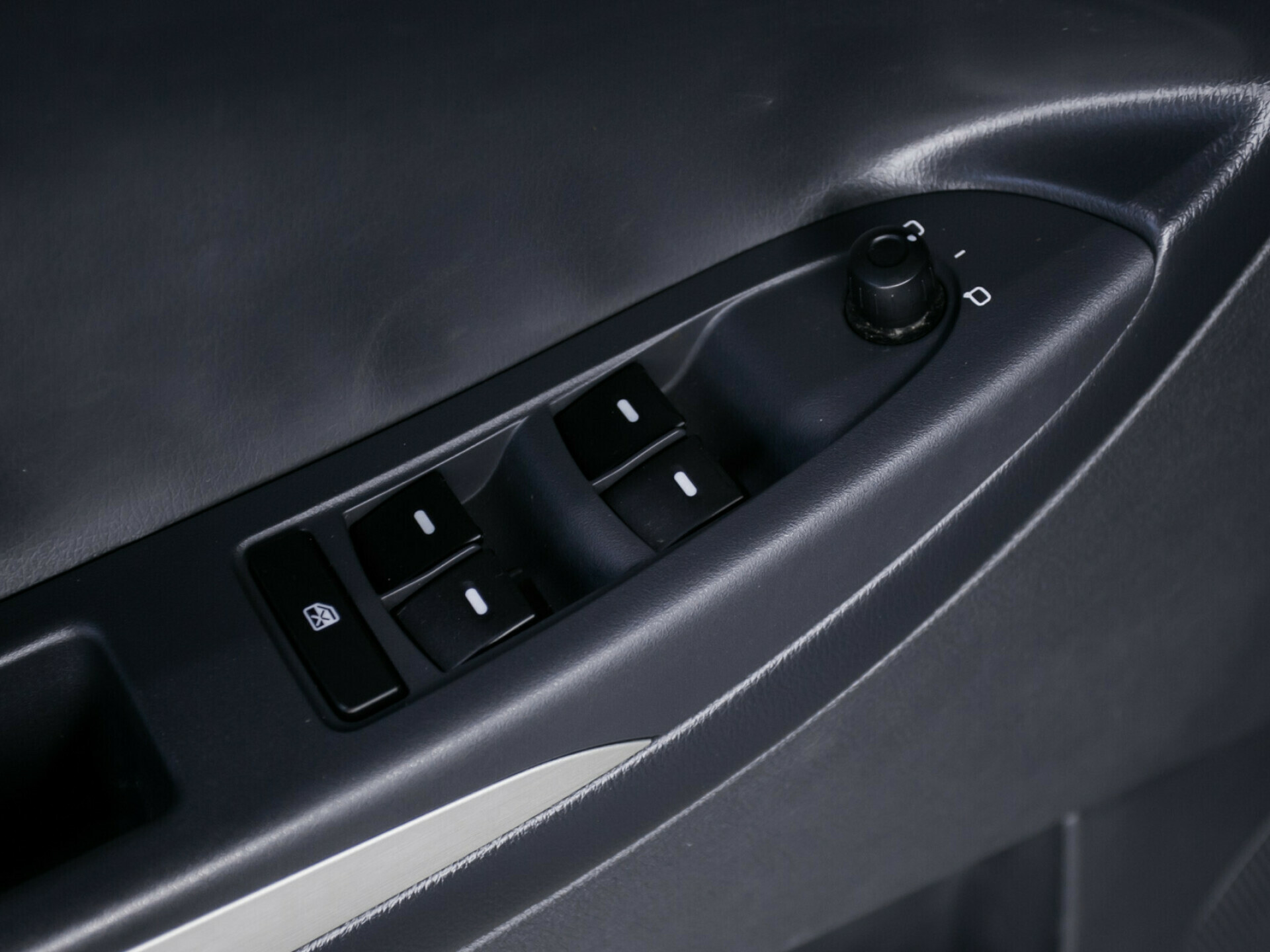 Geely Emgrand X7, I 2.0 MT (139 л.с.)