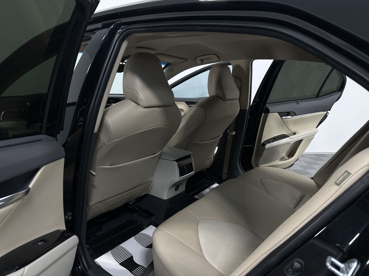 Toyota Camry, VIII (XV70) 2.5 AT (181 л.с.)