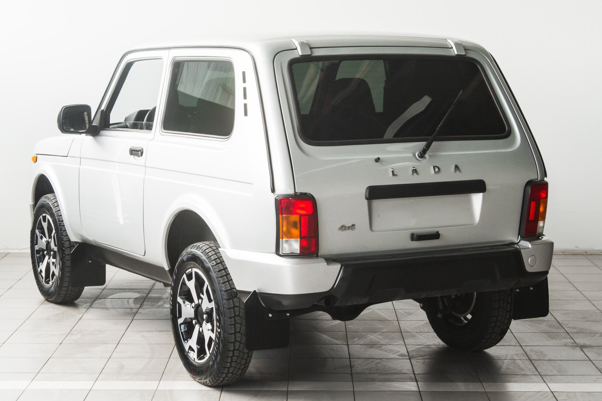 LADA (ВАЗ) 2121 (4x4), I Рестайлинг Urban 1.7 MT (83 л.с.) 4WD