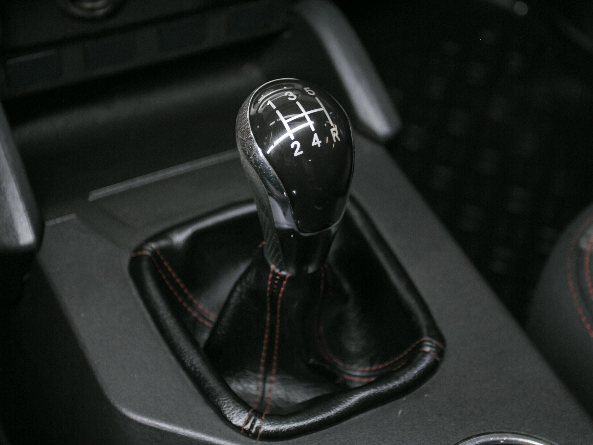 Geely Emgrand X7, I Рестайлинг 2.0 MT (140 л.с.)