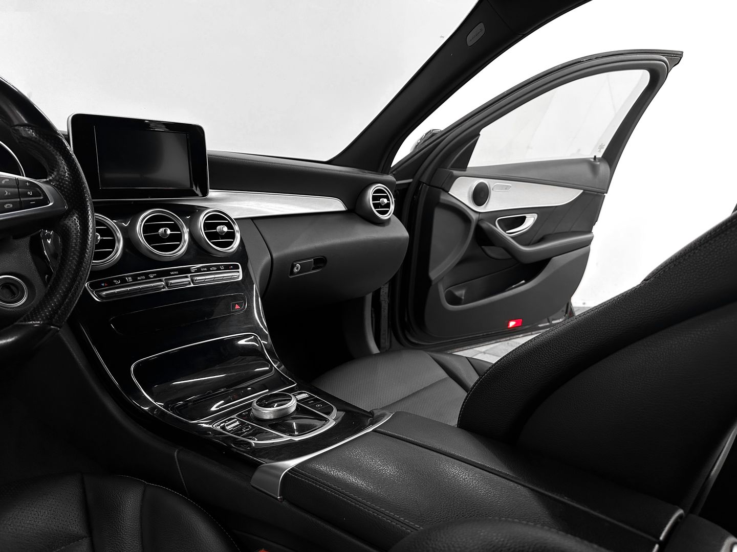 Mercedes-Benz C-Класс, IV (W205) 180 1.6 AT (156 л.с.)