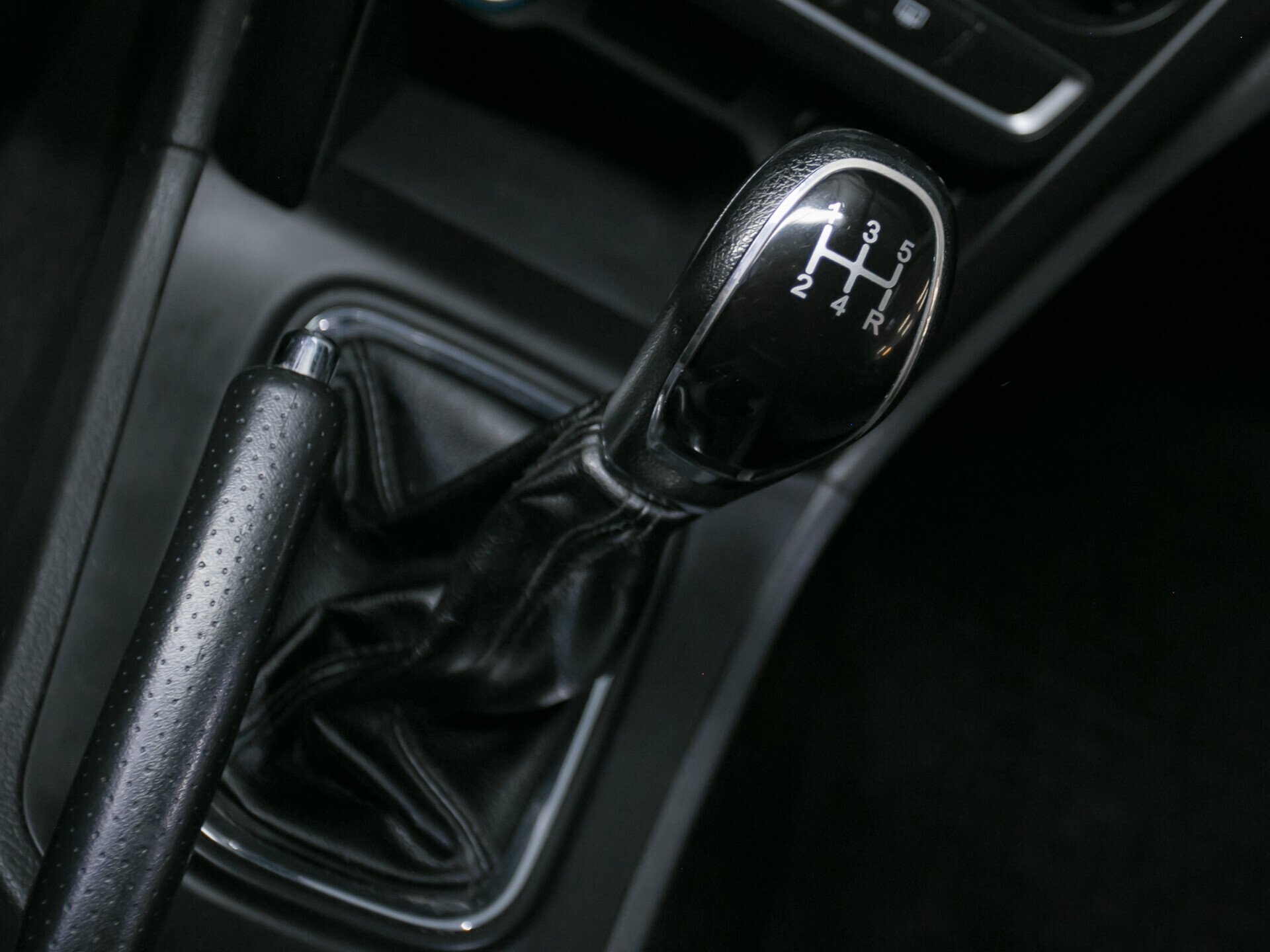 Chery Tiggo 3, I 1.6 MT (126 л.с.)