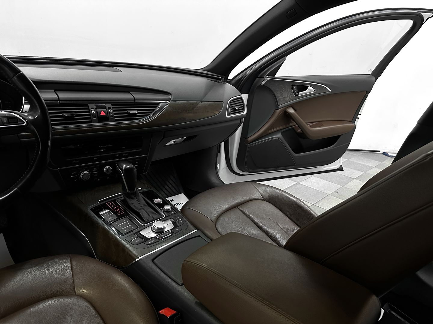 Audi A6, IV (C7) Рестайлинг 1.8 AMT (190 л.с.)