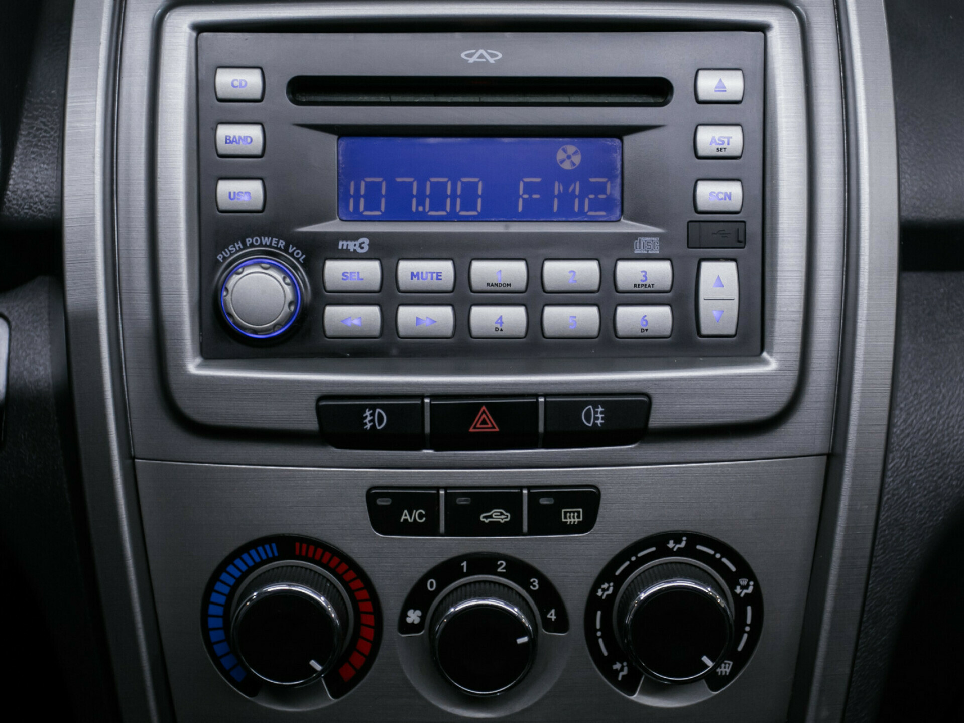 Chery Tiggo (T11), I Рестайлинг (FL) 2.0 MT (136 л.с.) 4WD