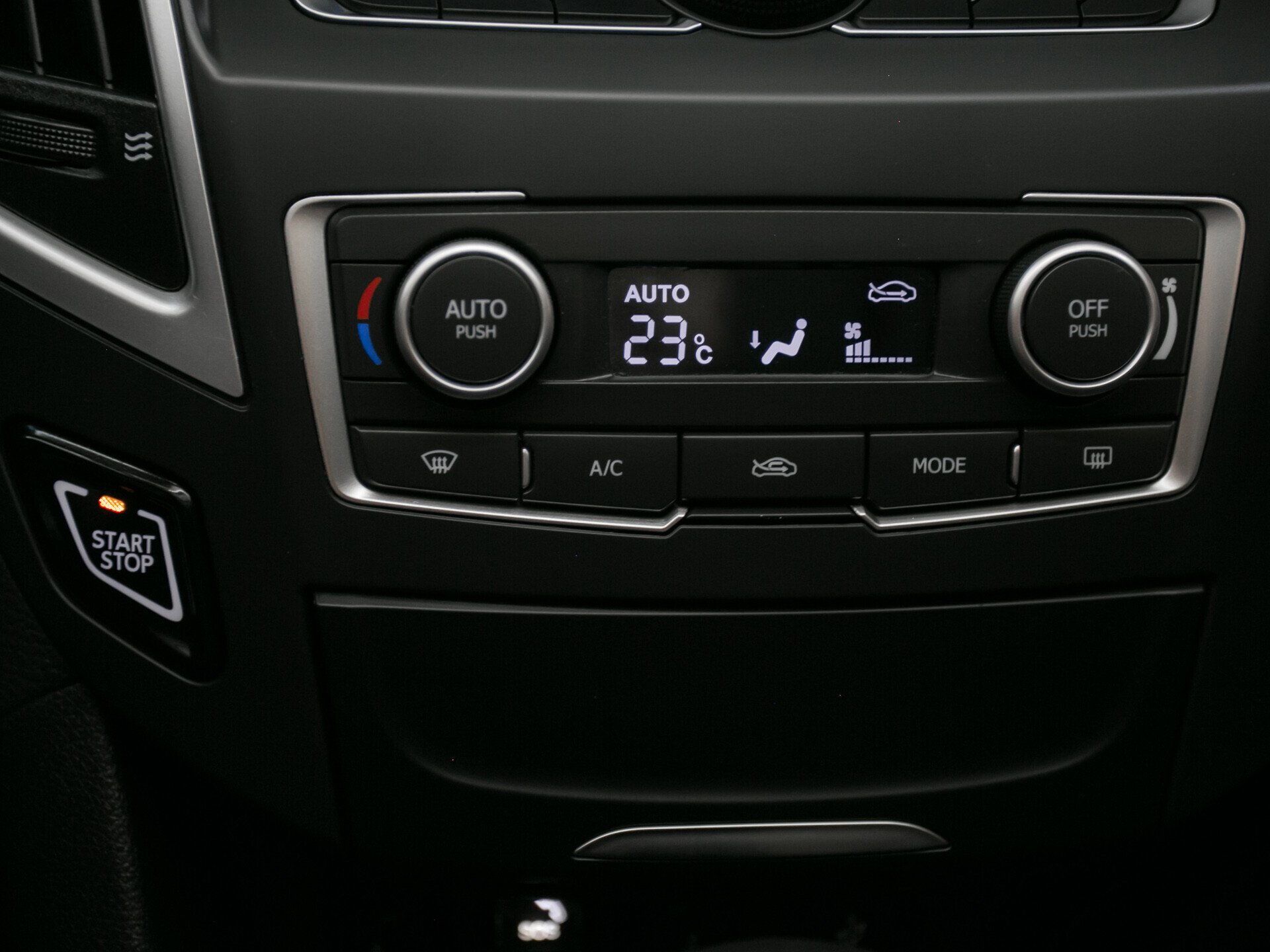 Dongfeng AX7, I 2.0 AT (140 л.с.)