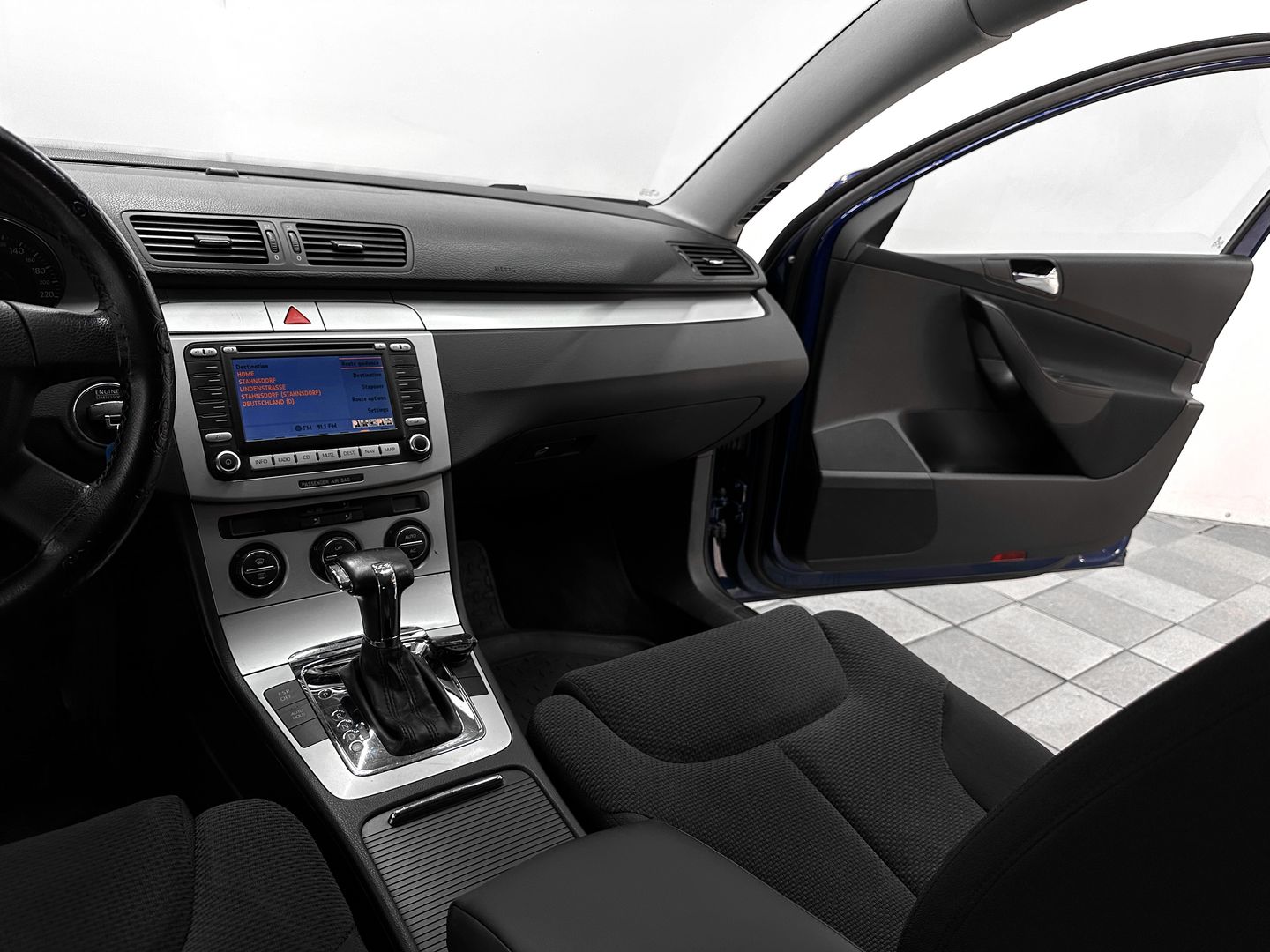 Volkswagen Passat, B6 2.0d AT (136 л.с.)