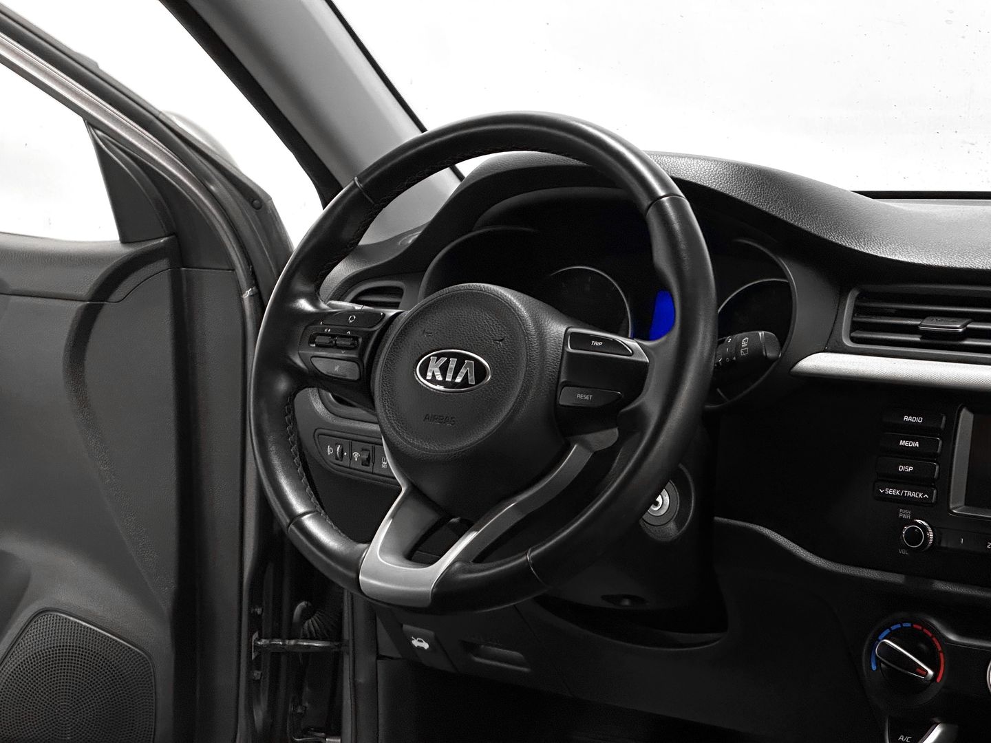 Kia Rio, IV X-Line 1.6 AT (123 л.с.)