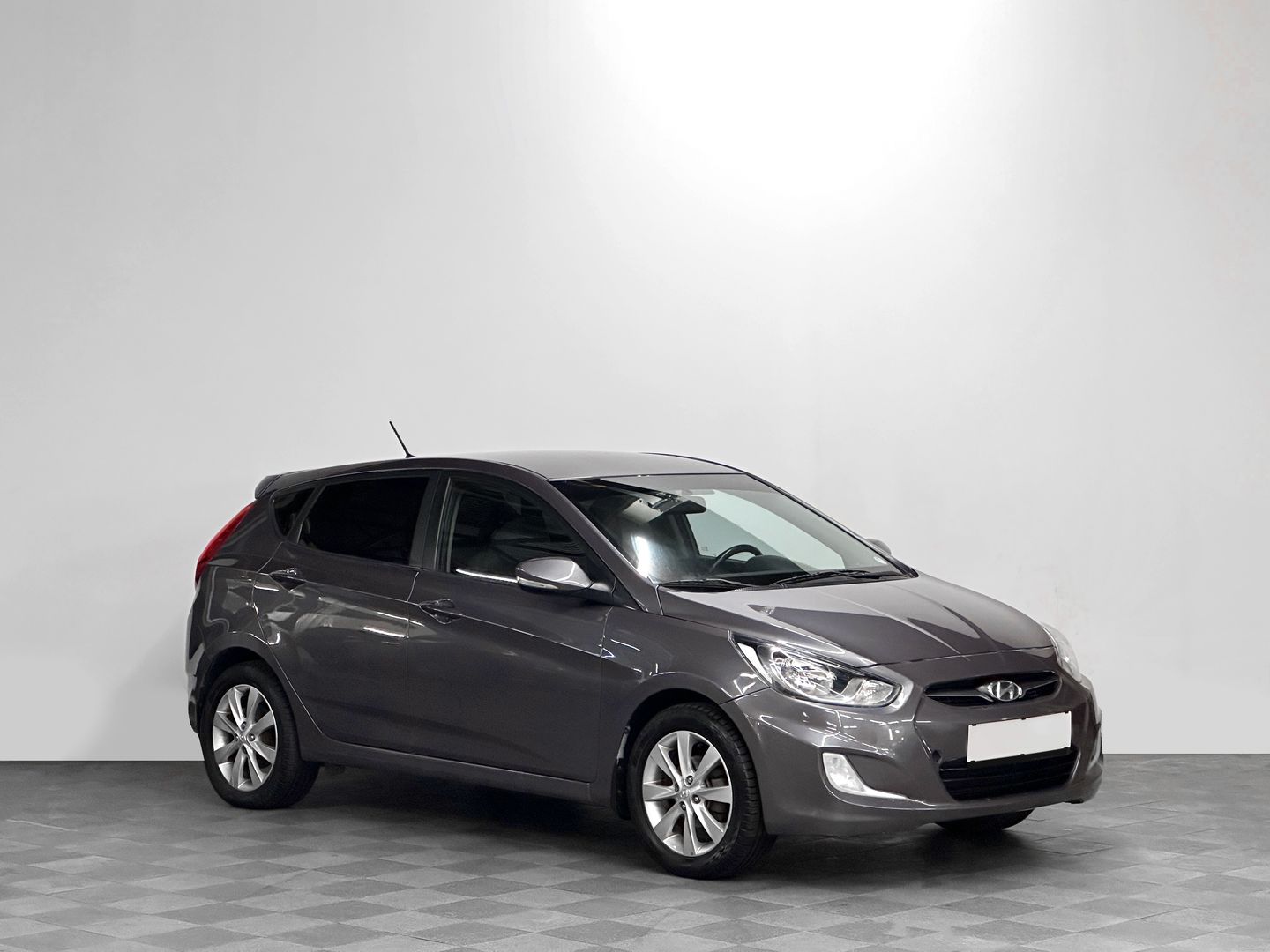 Hyundai Solaris, I 1.4 MT (107 л.с.)