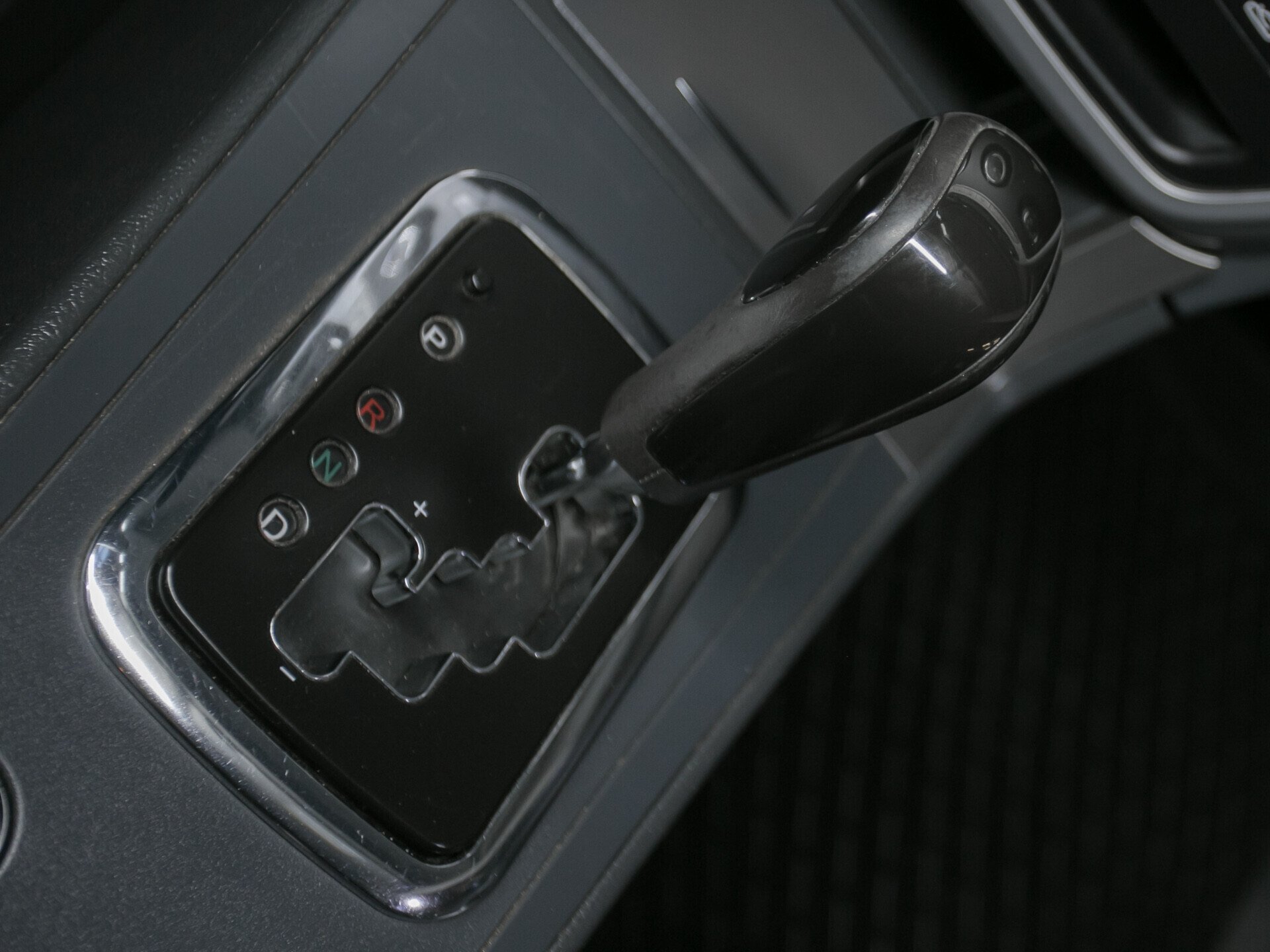 Geely Emgrand X7, I 2.4 AT (148 л.с.)