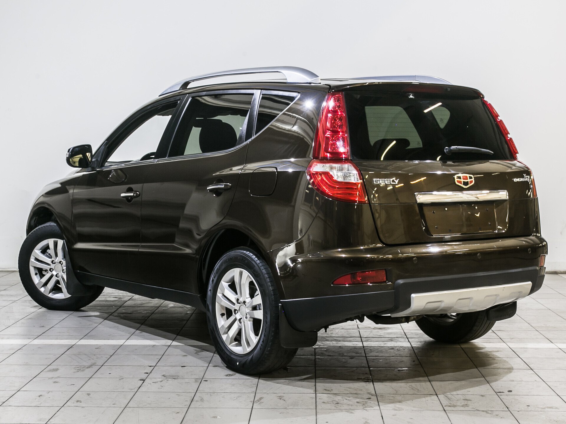 Geely Emgrand X7, I Рестайлинг 2.0 MT (140 л.с.)