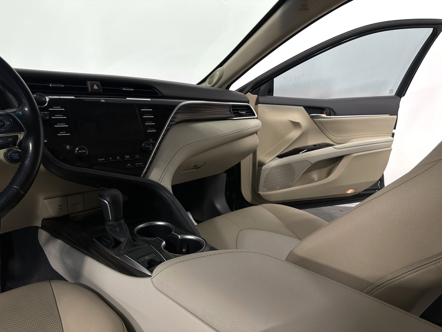 Toyota Camry, VIII (XV70) 2.5 AT (181 л.с.)