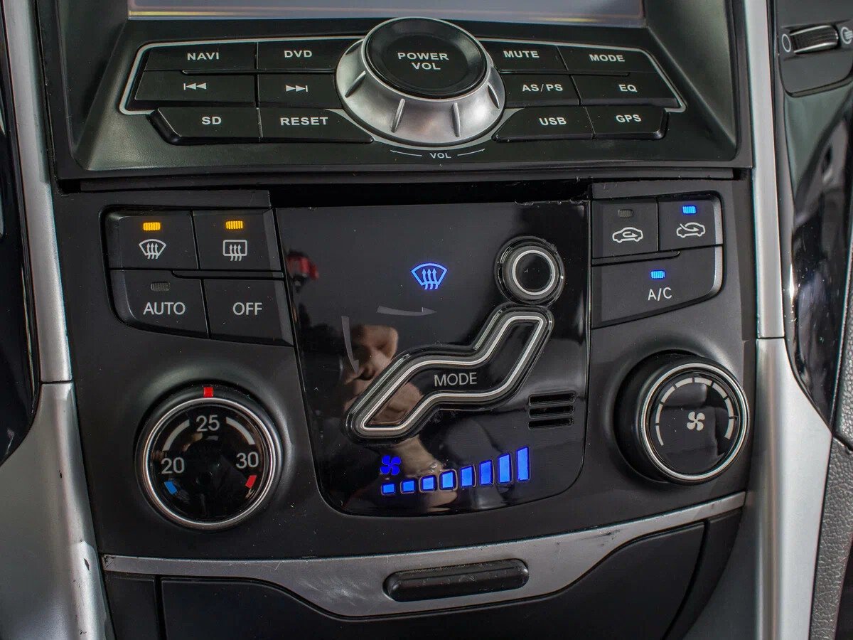 Hyundai Sonata, VI (YF) 2.0 AT (150 л.с.)