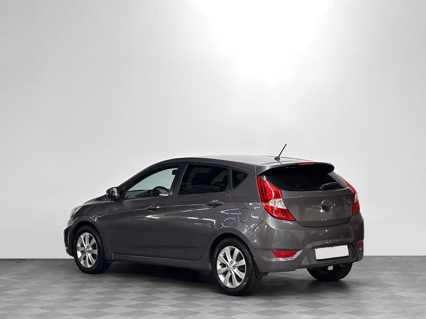 Hyundai Solaris, I 1.4 MT (107 л.с.)