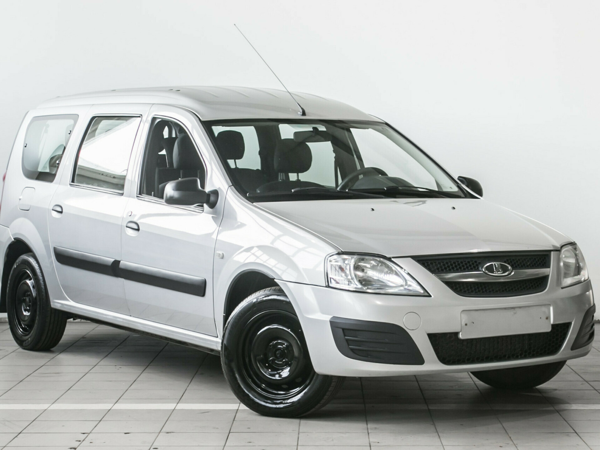 LADA (ВАЗ) Largus, I 1.6 MT (84 л.с.)