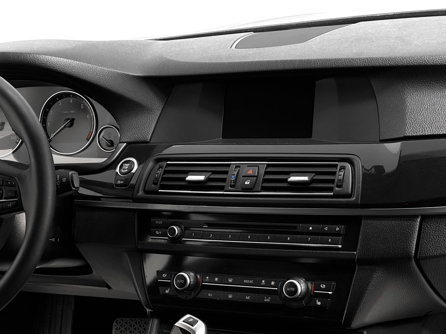 BMW 5 серии, VI (F10/F11/F07) 520i 2.0 AT (184 л.с.)