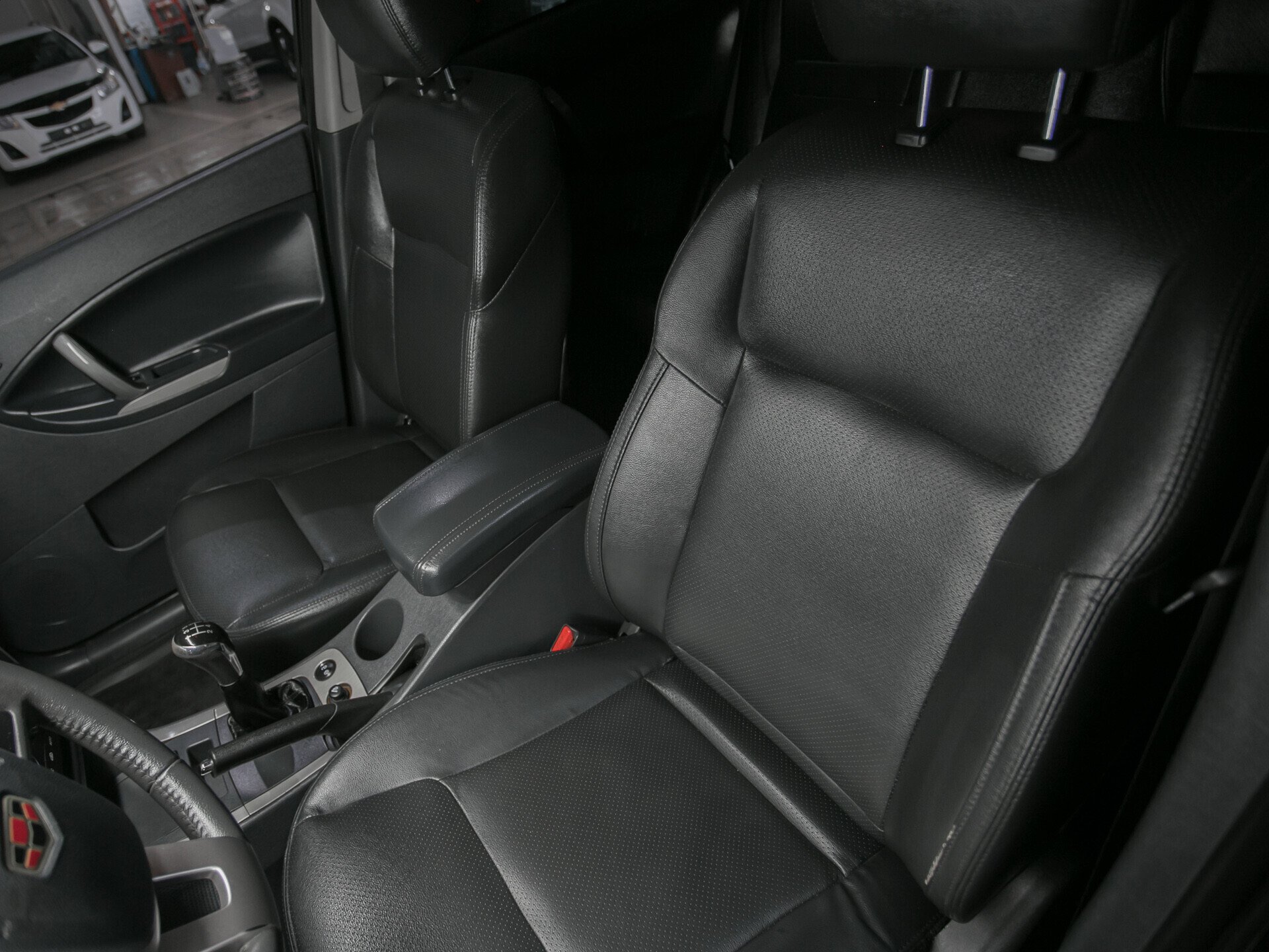 Geely Emgrand X7, I 2.0 MT (139 л.с.)