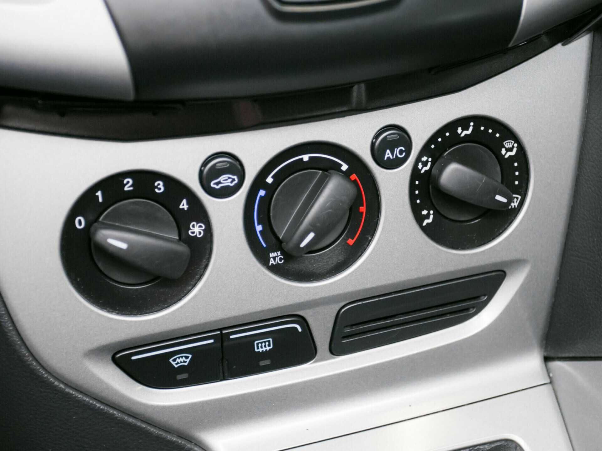 Ford Focus, III 1.6 AMT (125 л.с.)