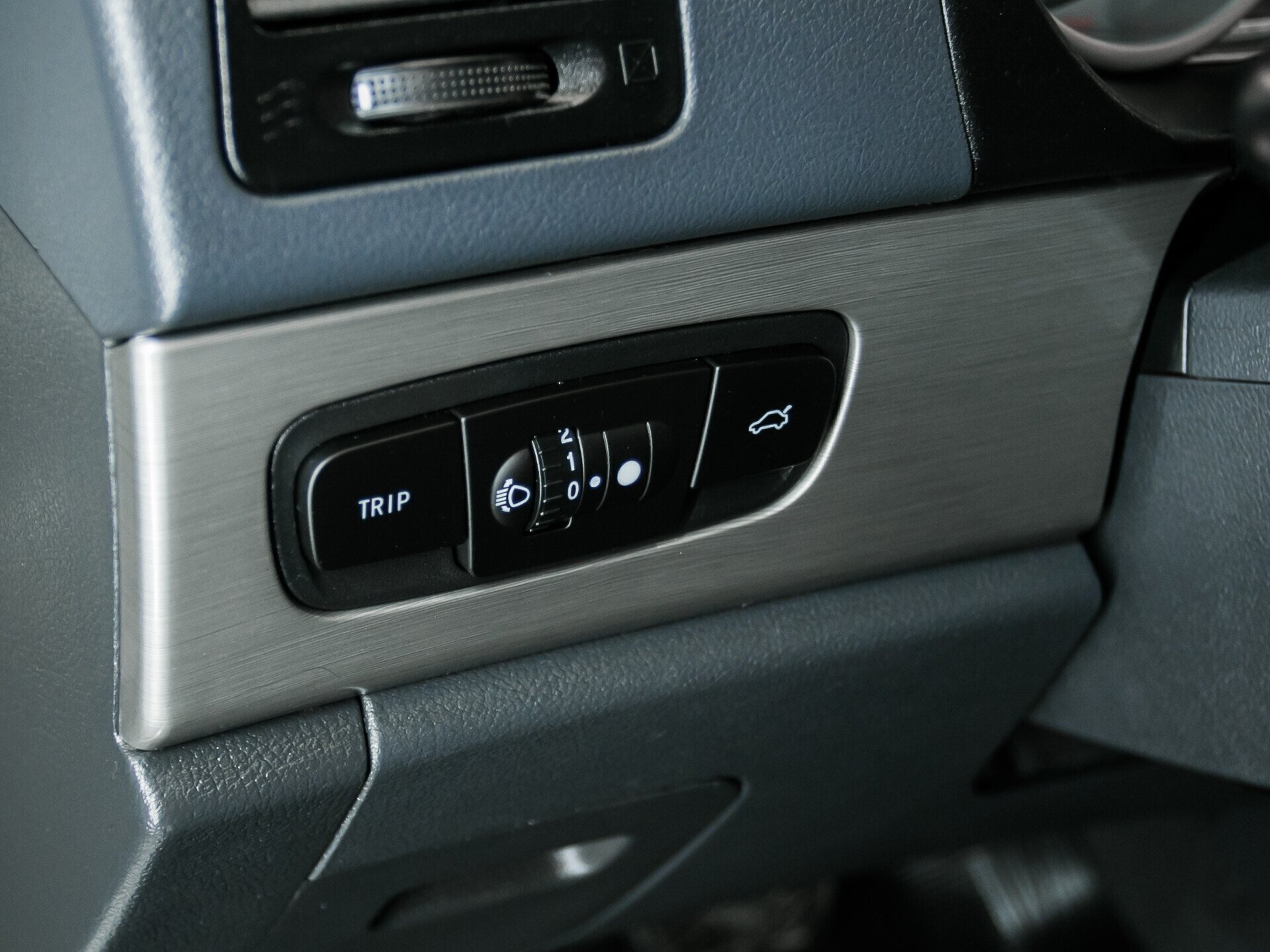 Geely Emgrand X7, I 2.4 AT (148 л.с.)