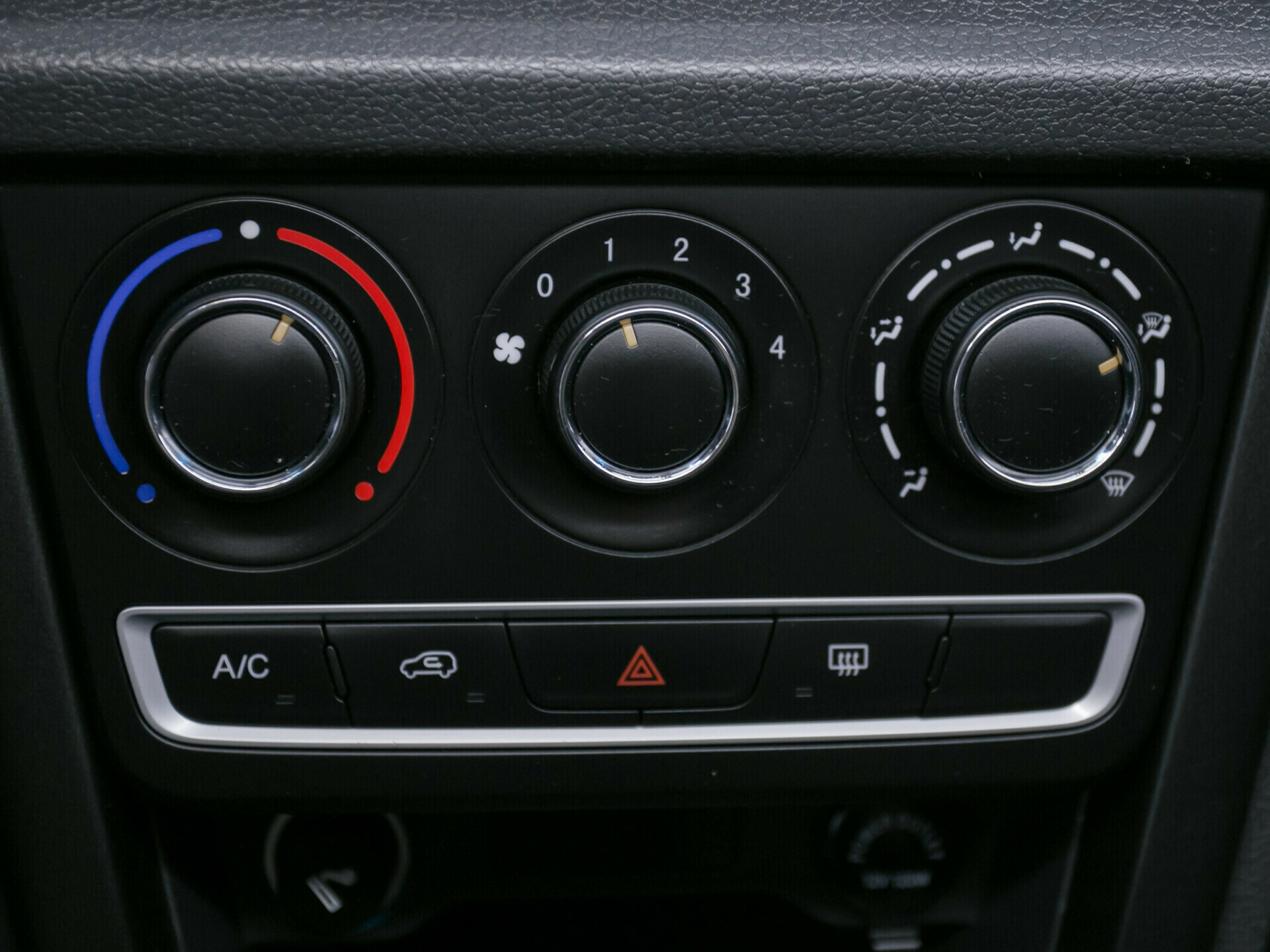 Chery Tiggo 3, I 1.6 MT (126 л.с.)