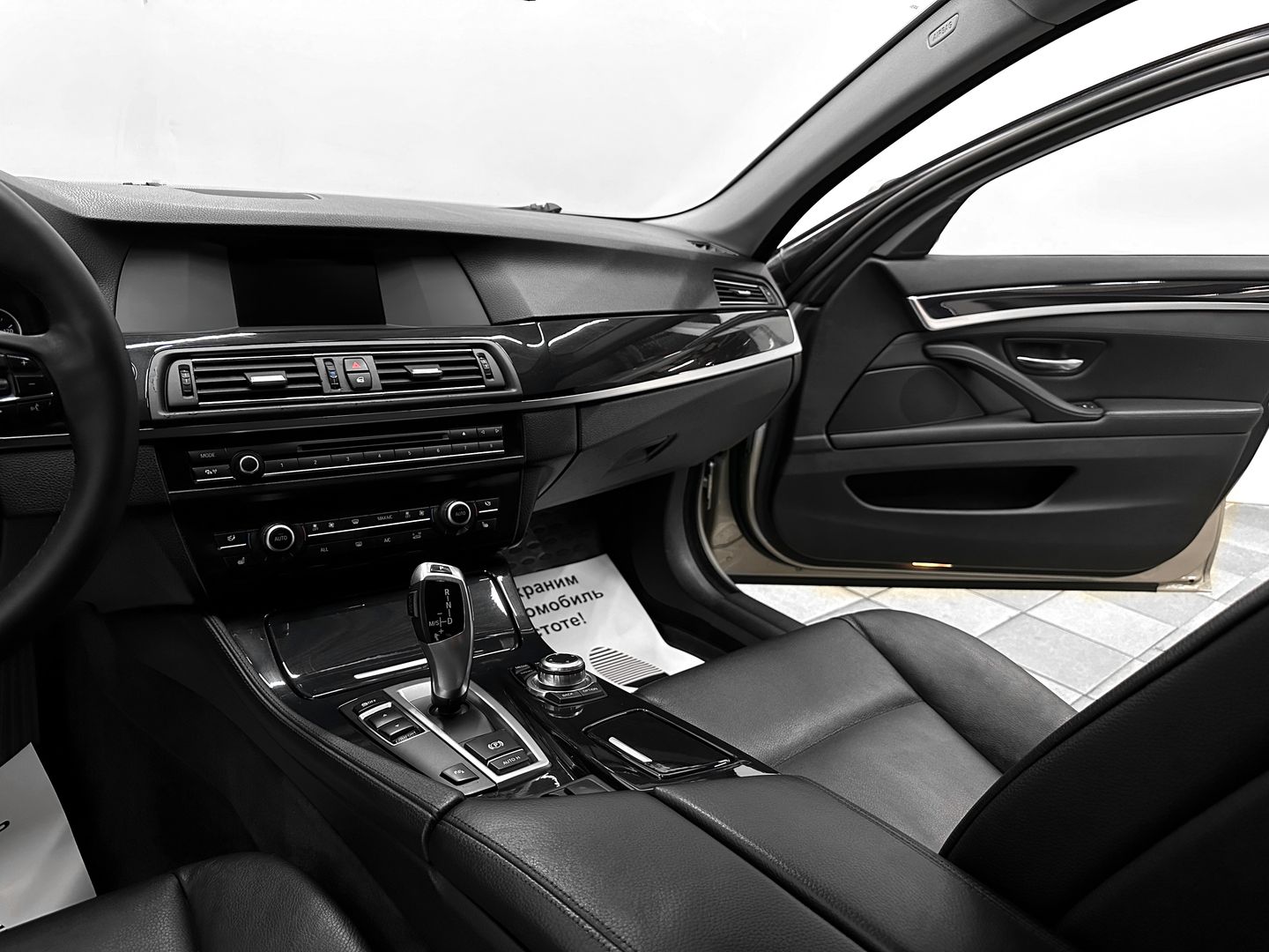 BMW 5 серии, VI (F10/F11/F07) 528i 2.0 AT (245 л.с.)