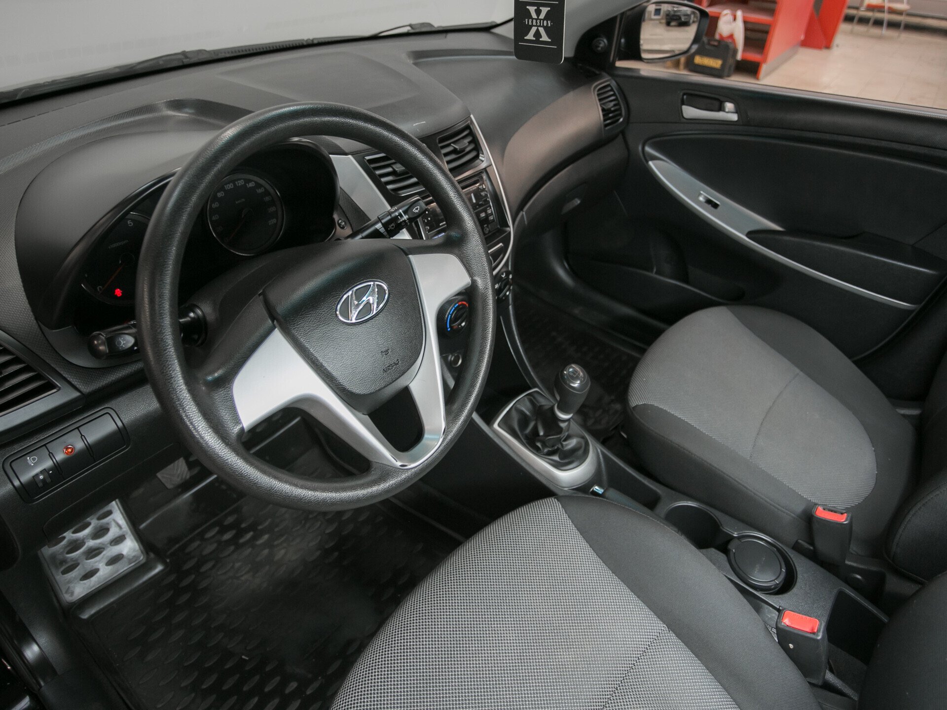 Hyundai Solaris, I 1.4 MT (107 л.с.)