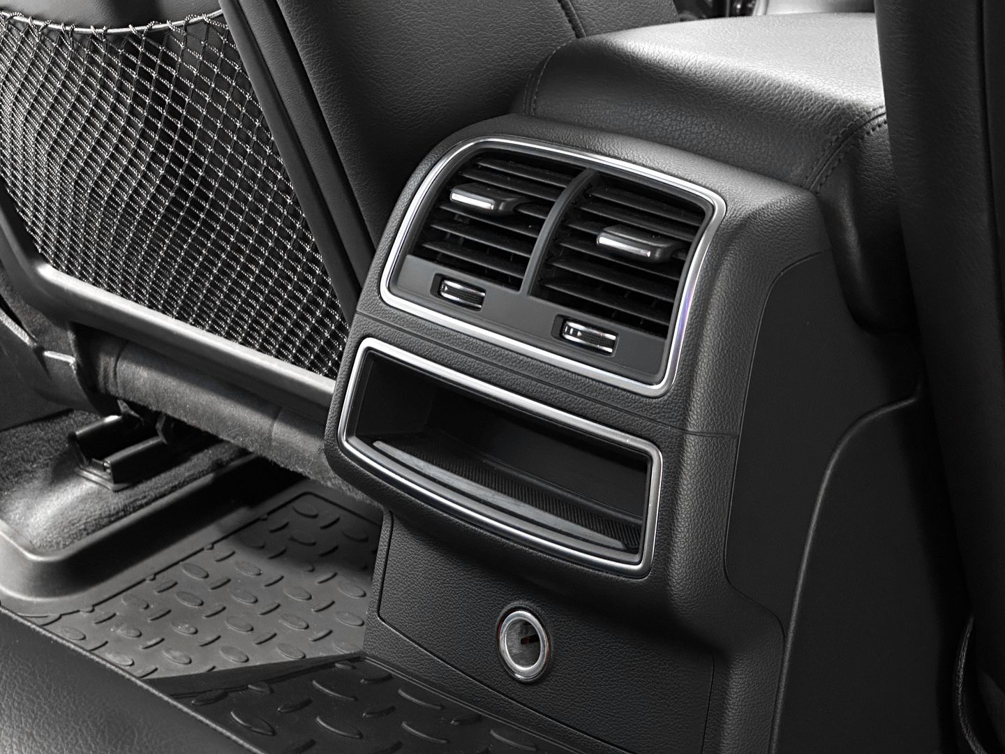 Audi A6, IV (C7) Рестайлинг 2.8 AMT (220 л.с.) 4WD