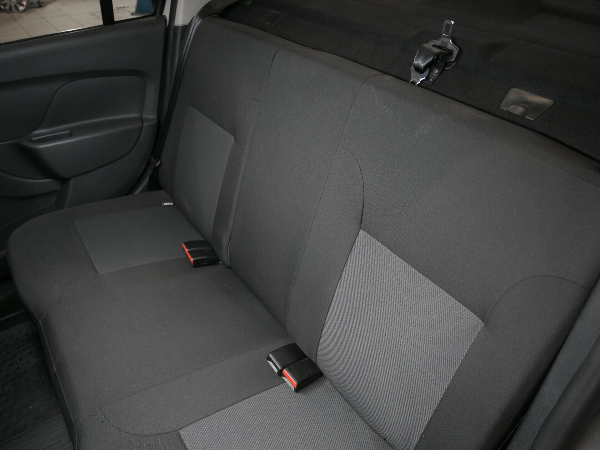 Renault Logan, II Рестайлинг 1.6 MT (82 л.с.)