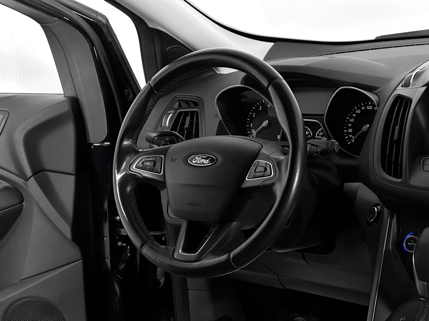 Ford Kuga, II Рестайлинг 1.5 AT (150 л.с.) 4WD