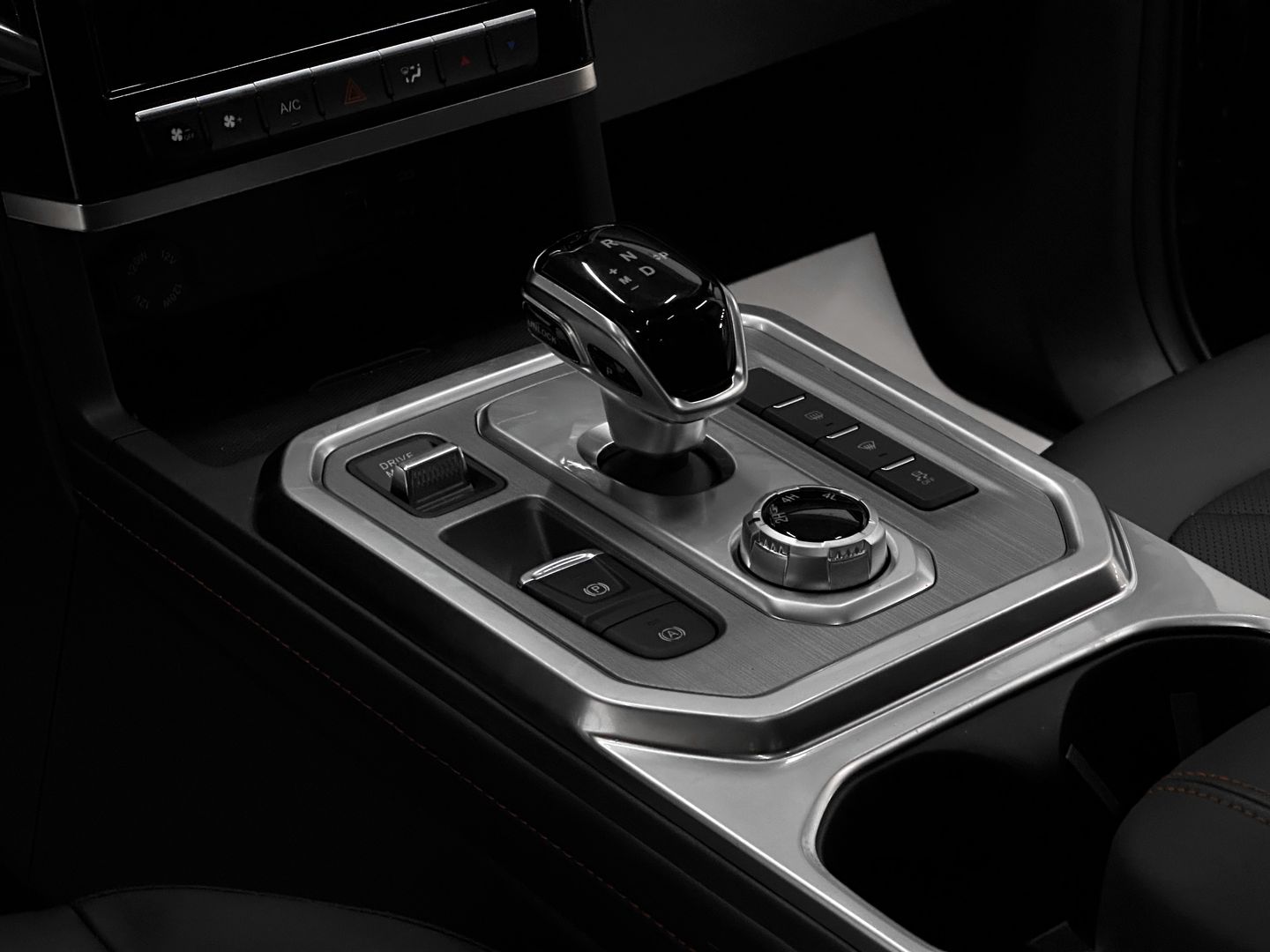 JAC T9 2.0 AT (224 л.с.) 4WD