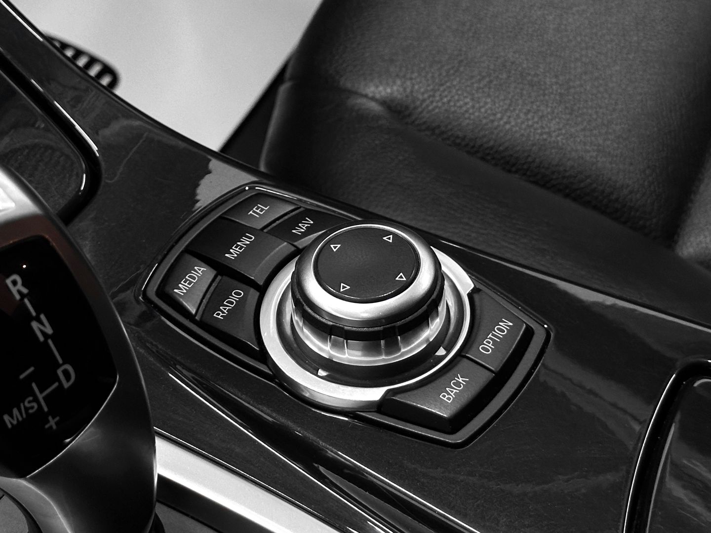 BMW 5 серии, VI (F10/F11/F07) 528i 2.0 AT (245 л.с.)