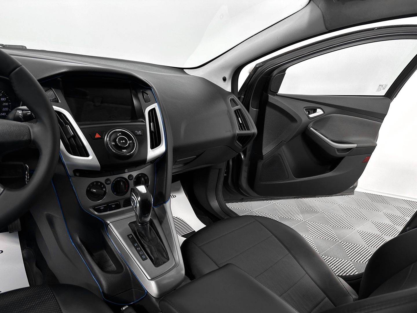 Ford Focus, III 1.6 AMT (125 л.с.)