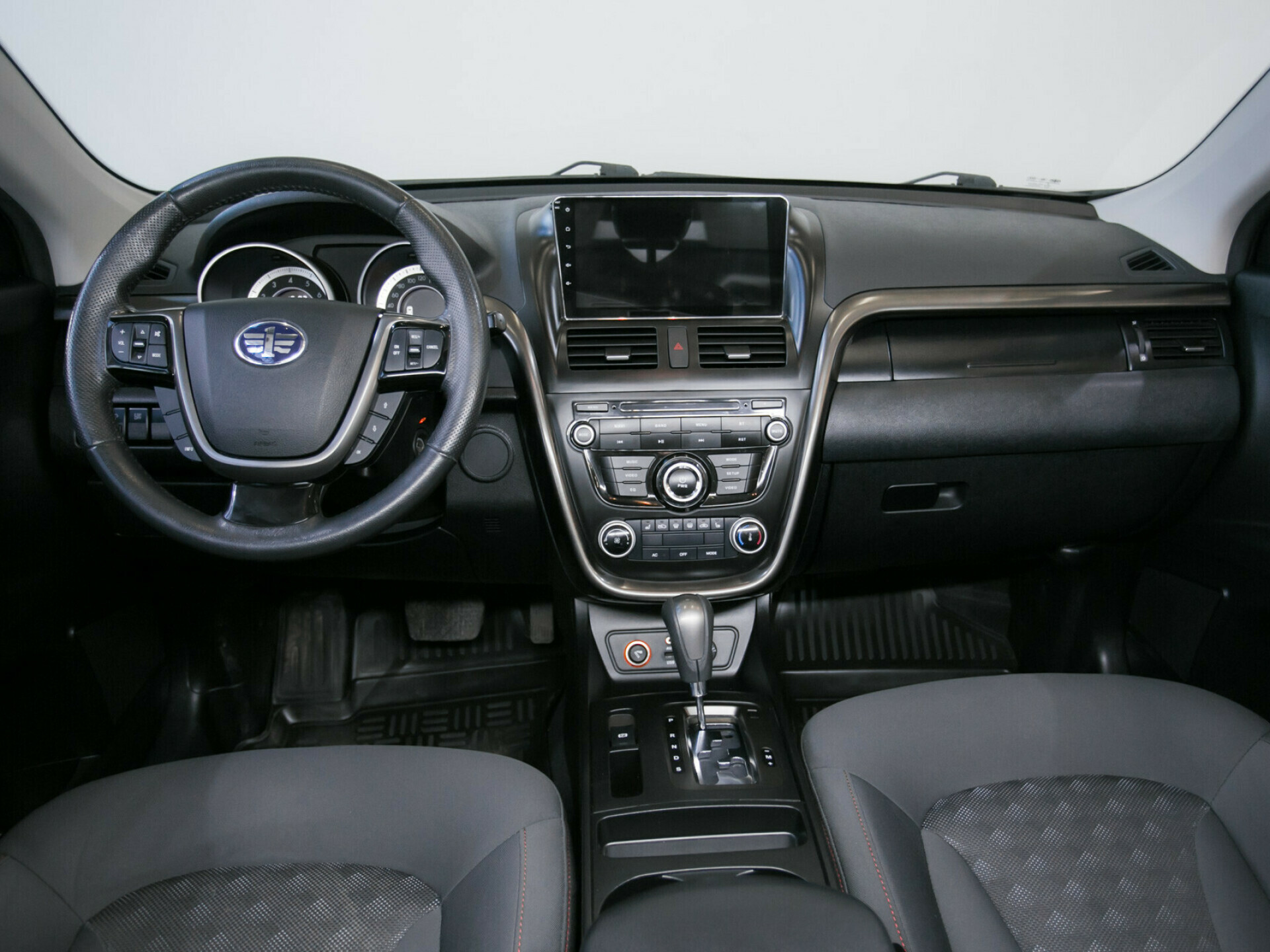 FAW Besturn X80, I 2.0 AT (142 л.с.)