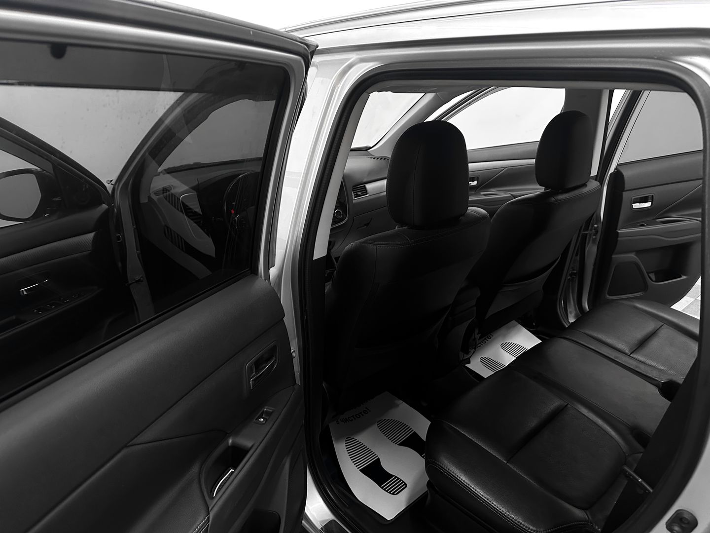 Mitsubishi Outlander, III Рестайлинг 2 2.0 CVT (146 л.с.) 4WD